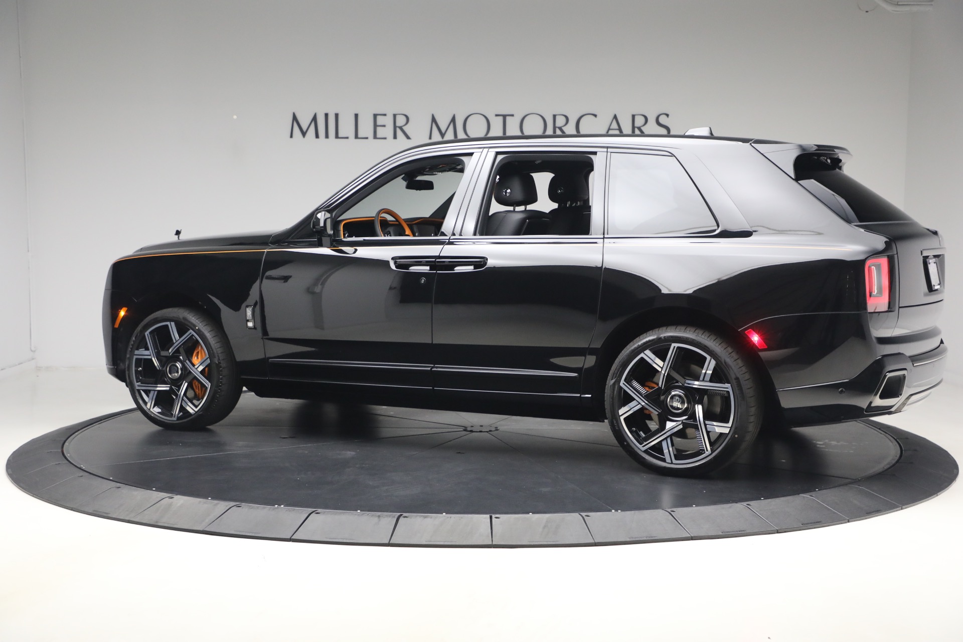 New-2026-Rolls-Royce-Black-Badge-Cullinan