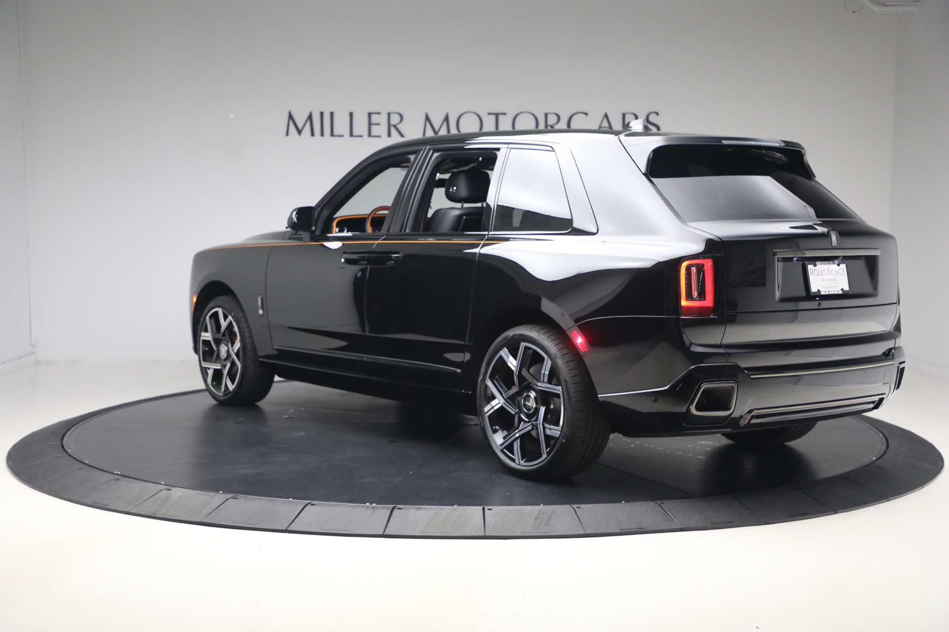 New-2026-Rolls-Royce-Black-Badge-Cullinan