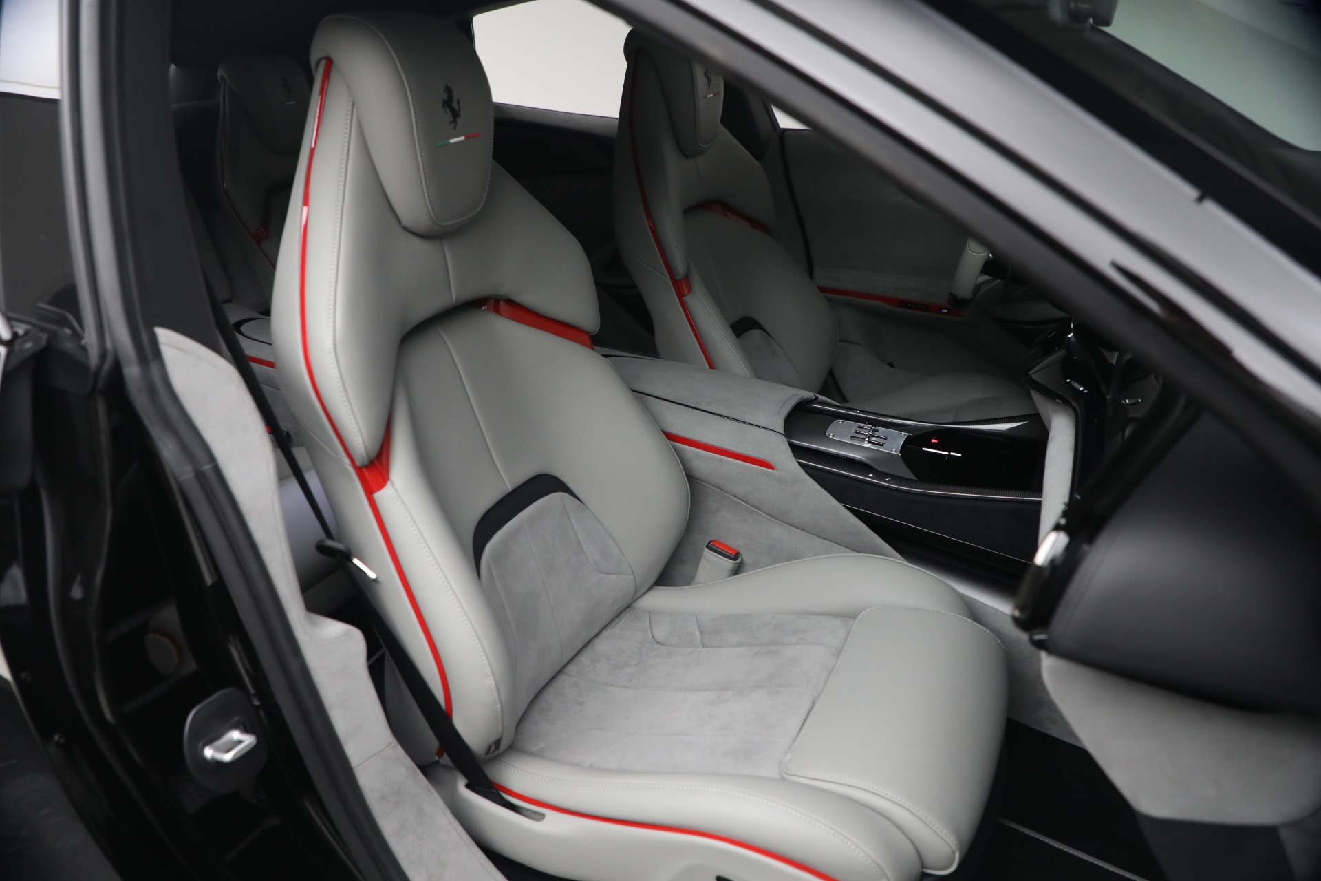 Used-2025-Ferrari-Purosangue