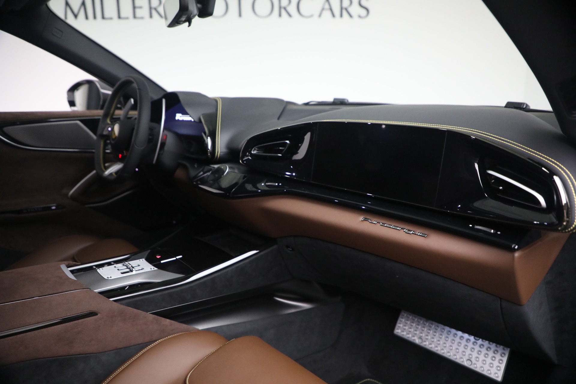 Used-2025-Ferrari-Purosangue