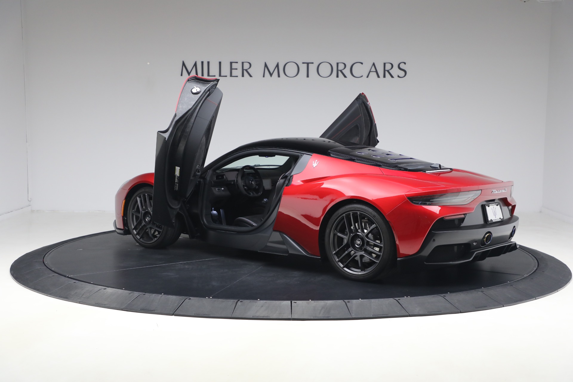 Used-2022-Maserati-MC20