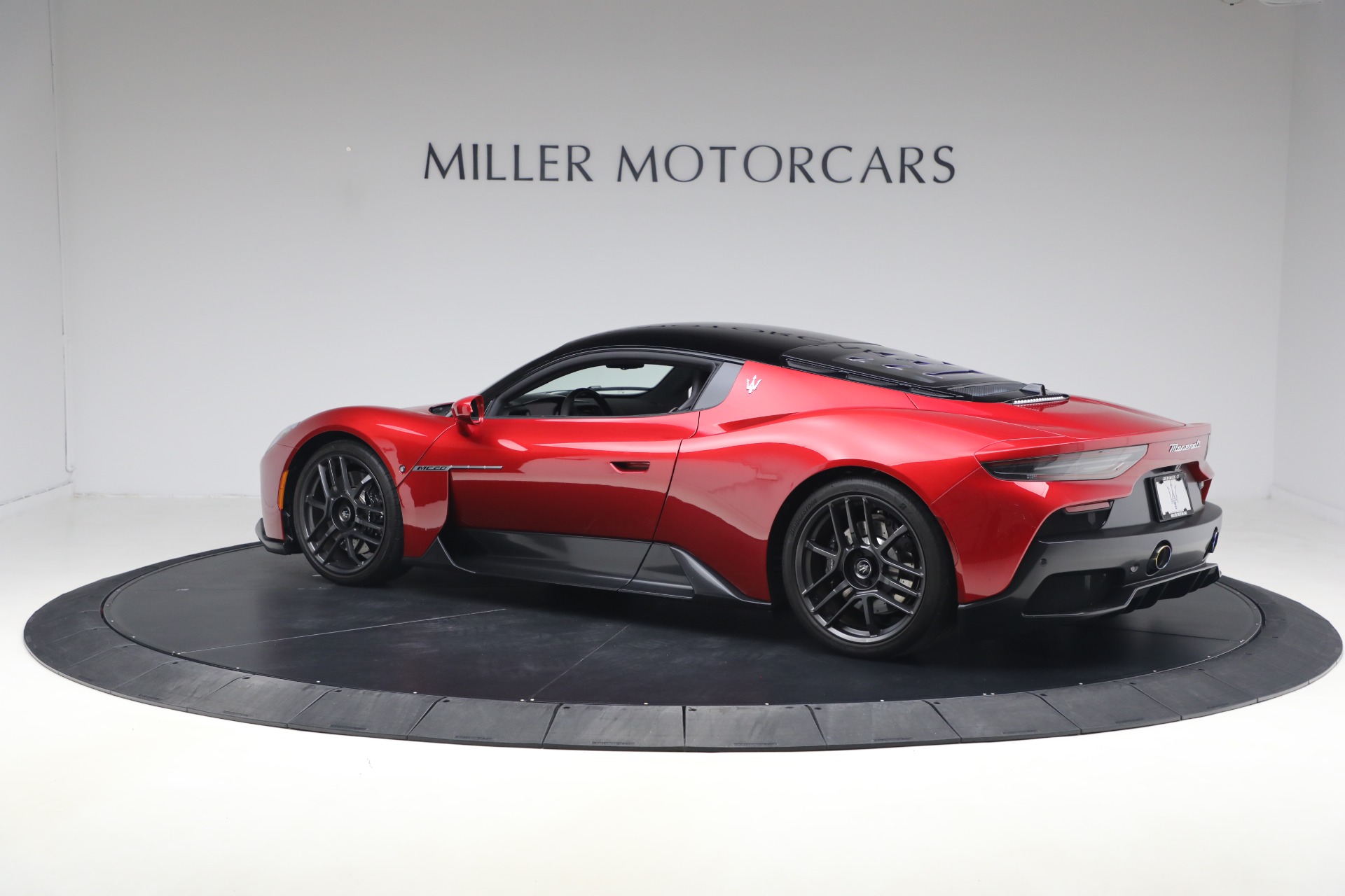Used-2022-Maserati-MC20