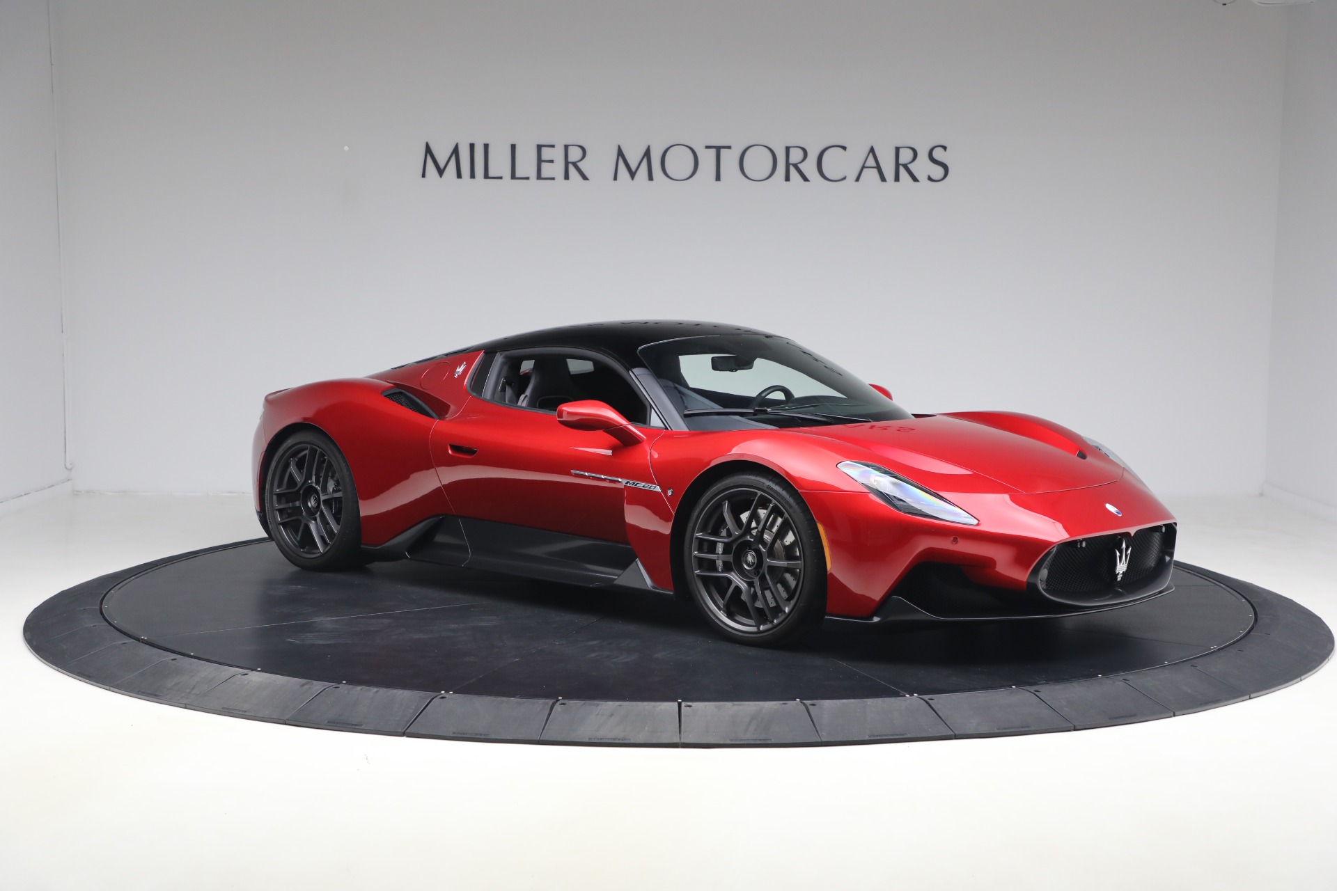 Used-2022-Maserati-MC20