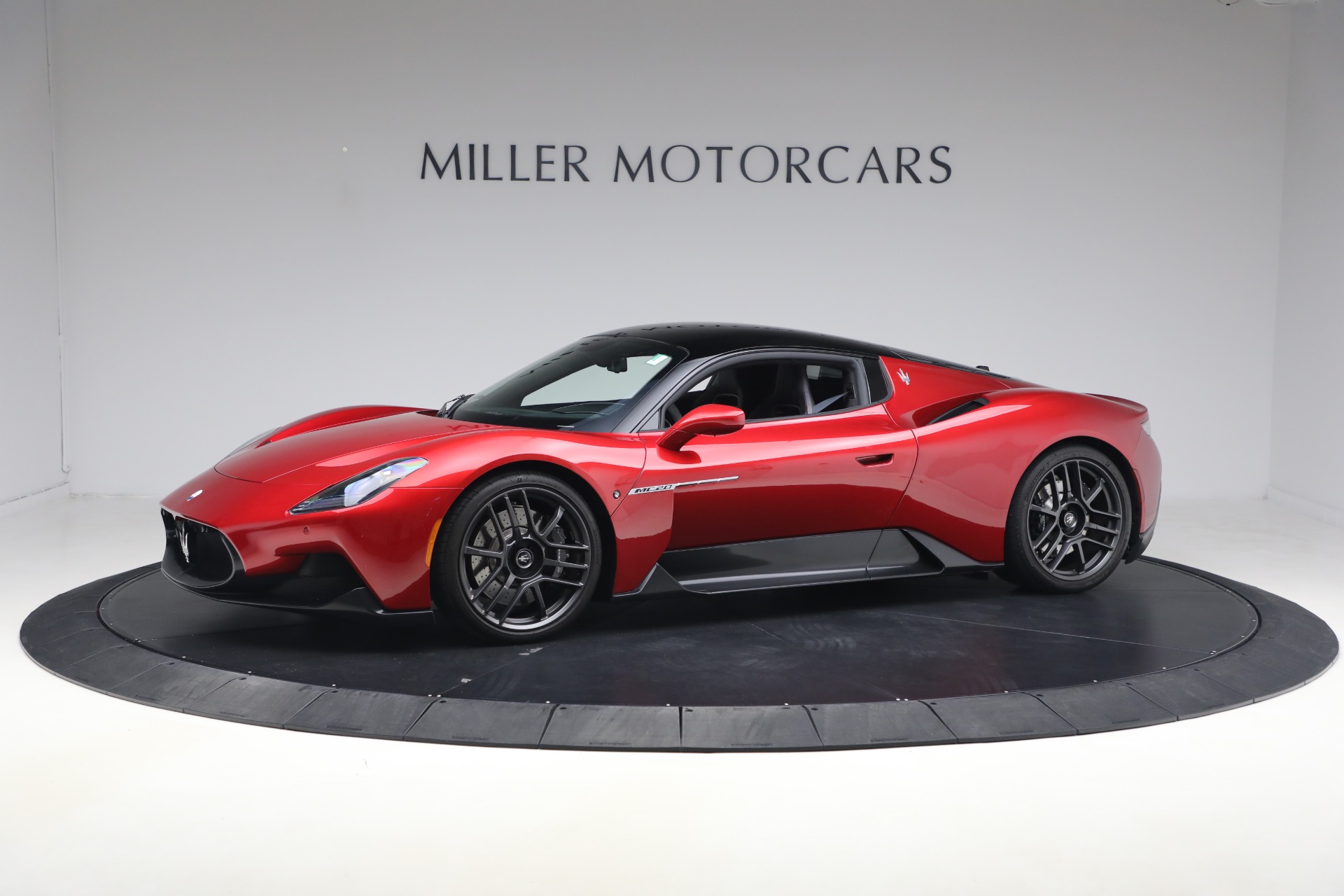 Used-2022-Maserati-MC20