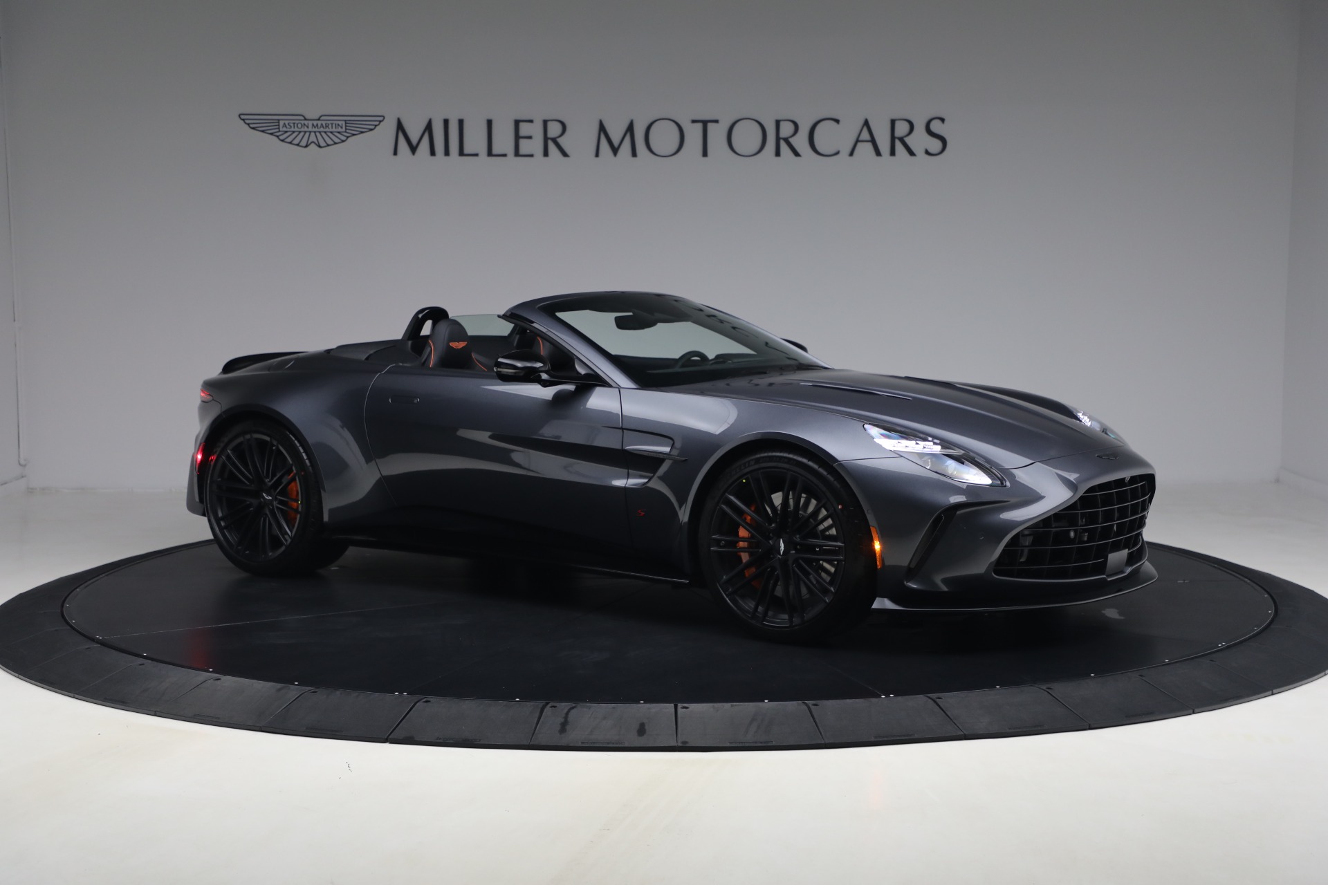 New-2026-Aston-Martin-Vantage-S-Roadster