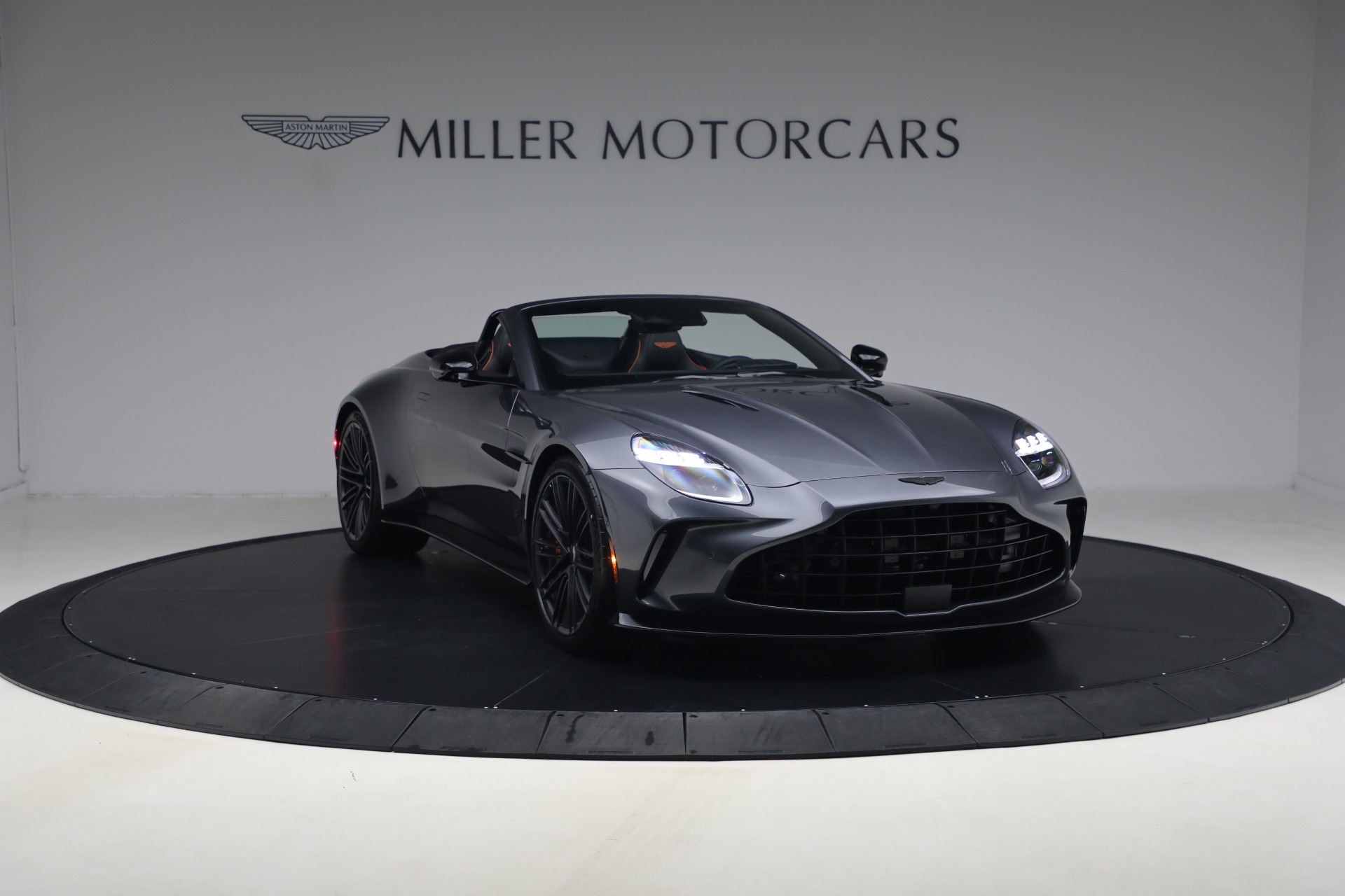 New-2026-Aston-Martin-Vantage-S-Roadster