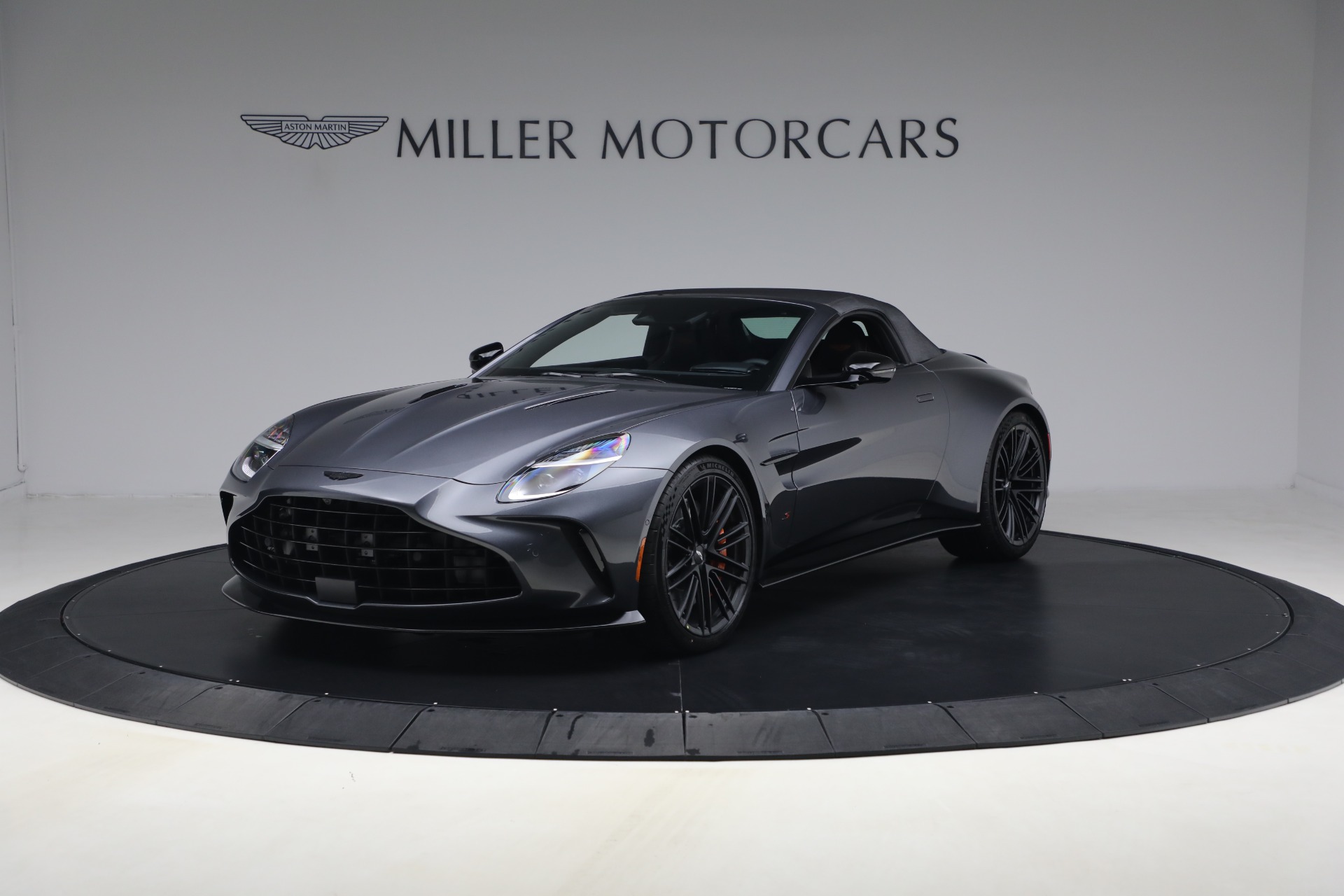 New-2026-Aston-Martin-Vantage-S-Roadster