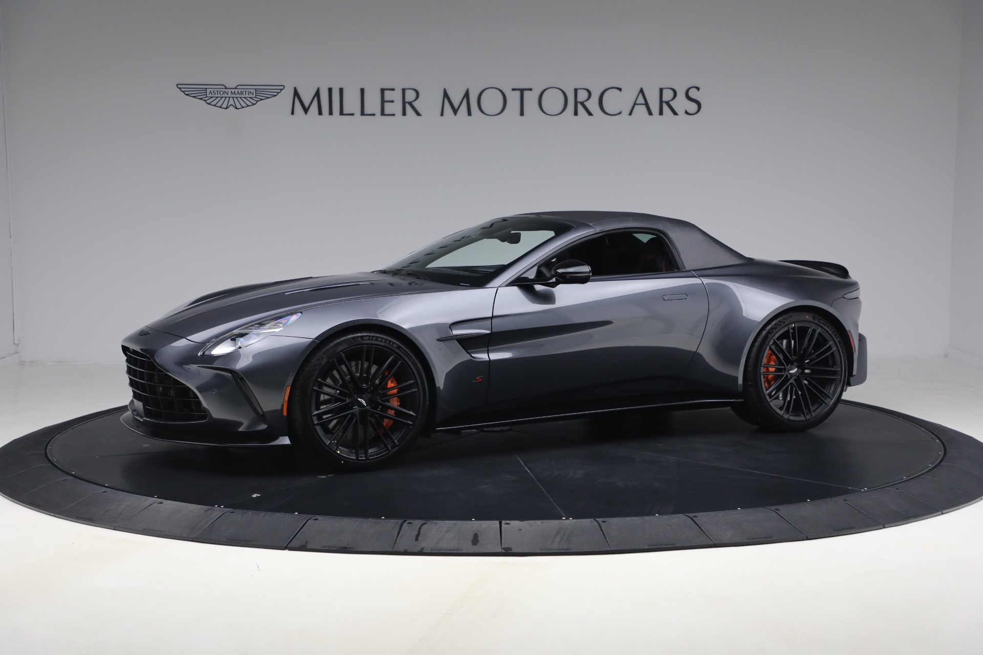 New-2026-Aston-Martin-Vantage-S-Roadster