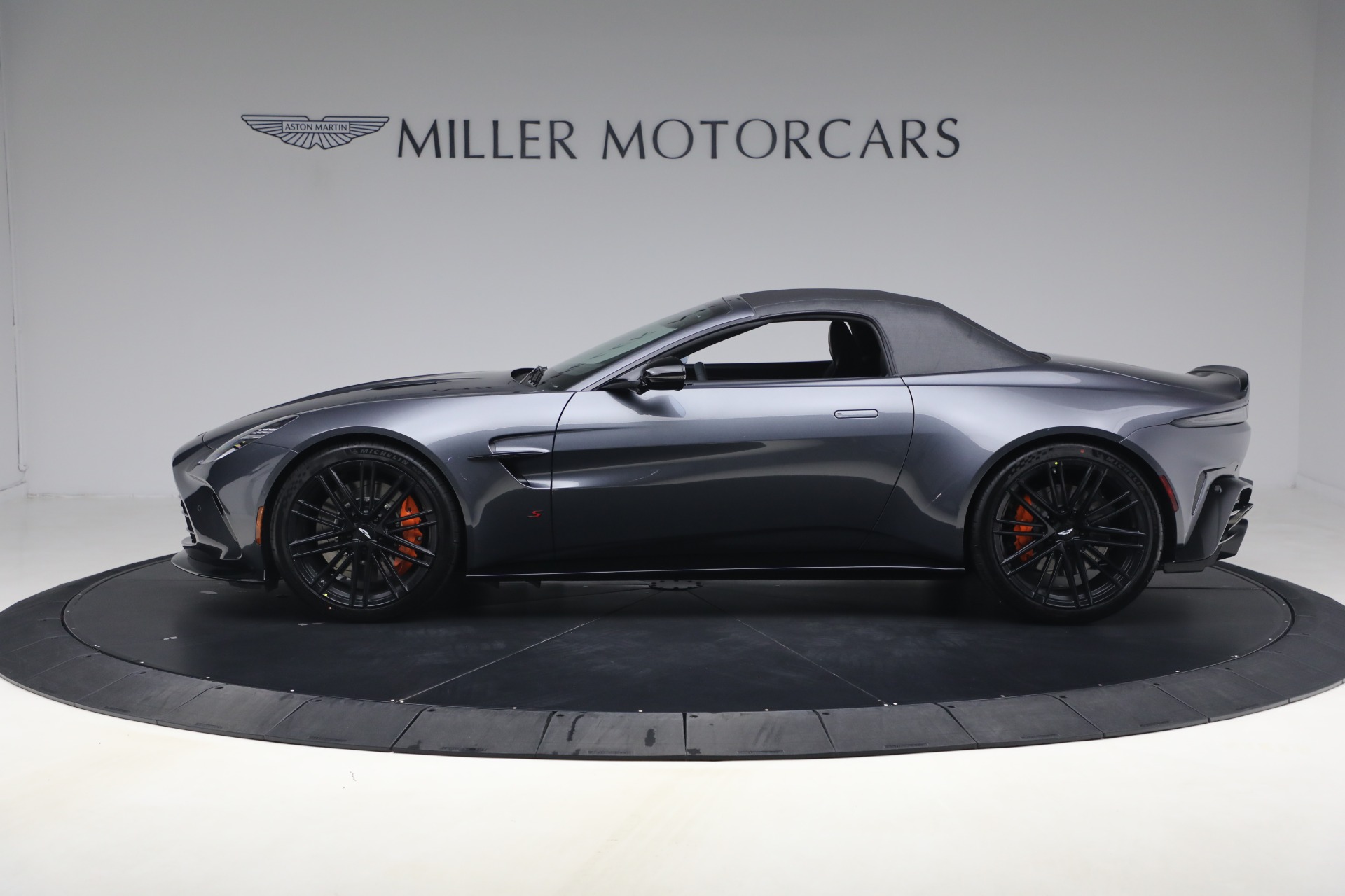 New-2026-Aston-Martin-Vantage-S-Roadster