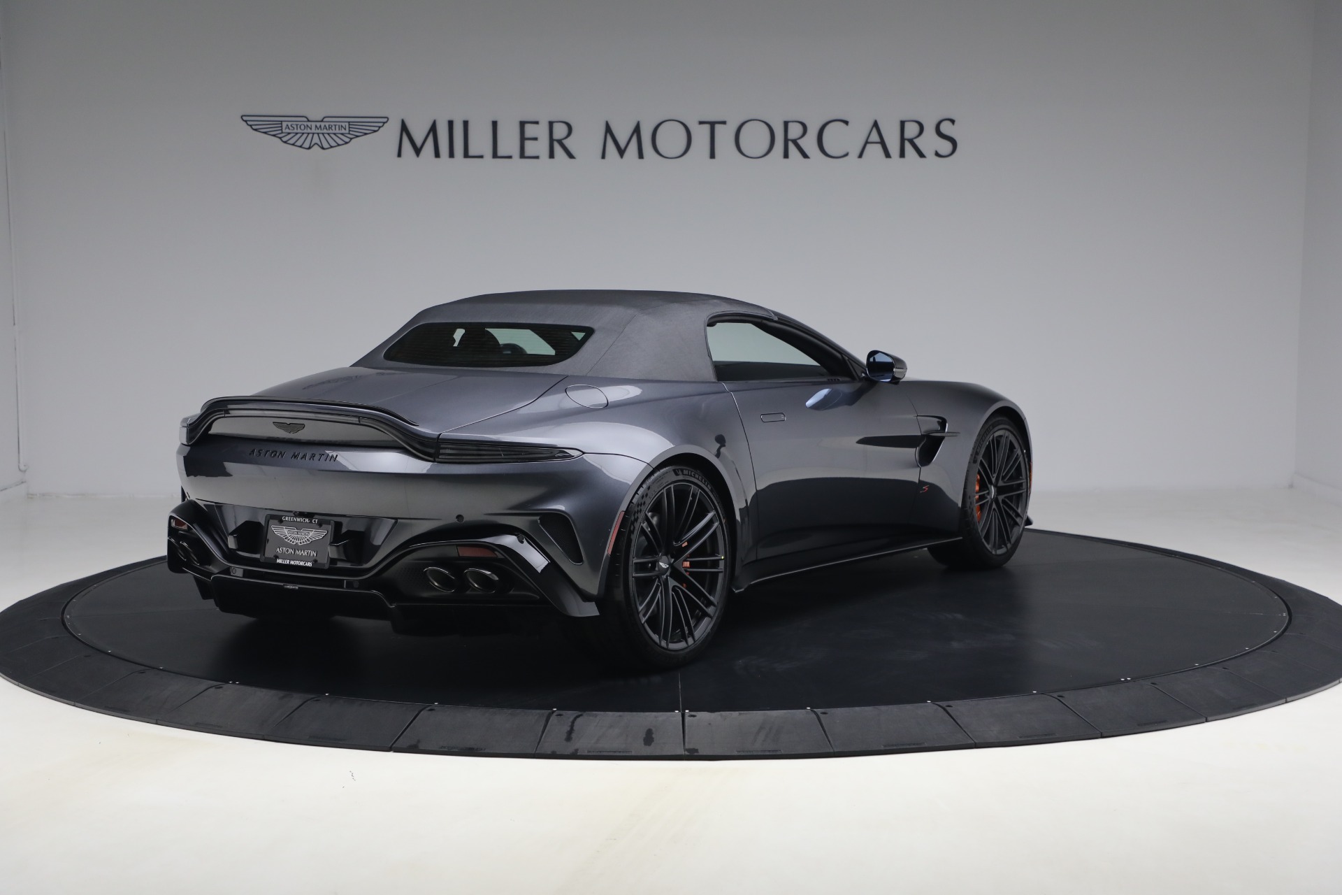New-2026-Aston-Martin-Vantage-S-Roadster