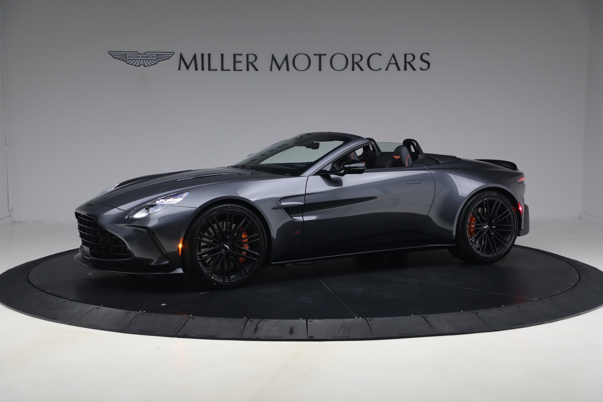 New-2026-Aston-Martin-Vantage-S-Roadster