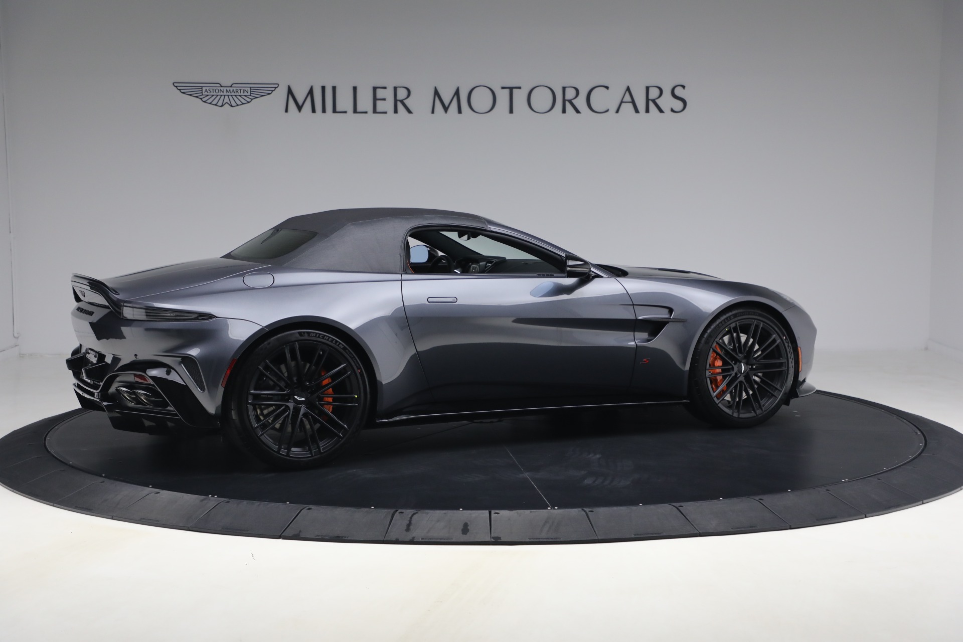 New-2026-Aston-Martin-Vantage-S-Roadster