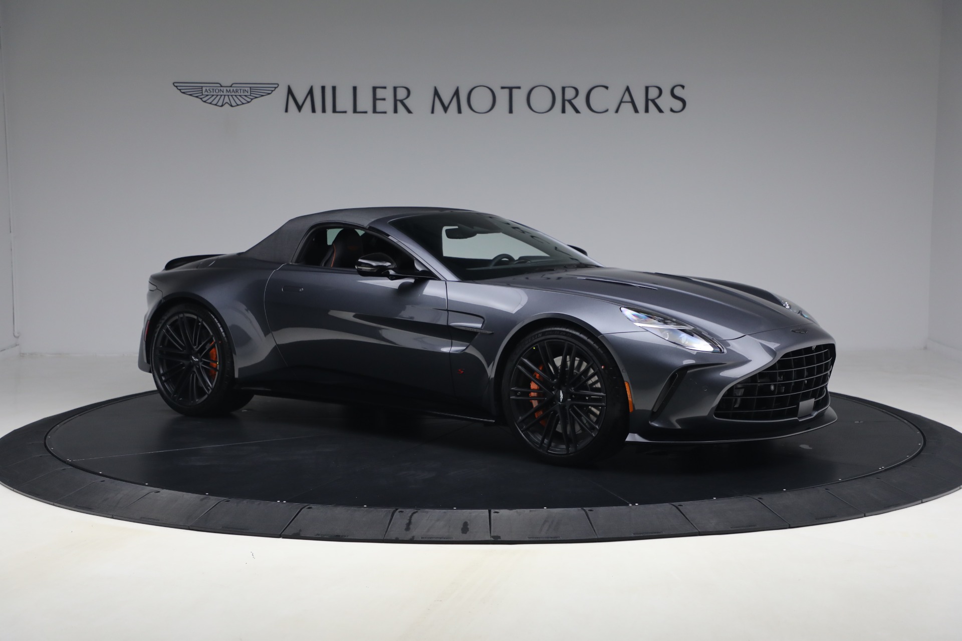 New-2026-Aston-Martin-Vantage-S-Roadster
