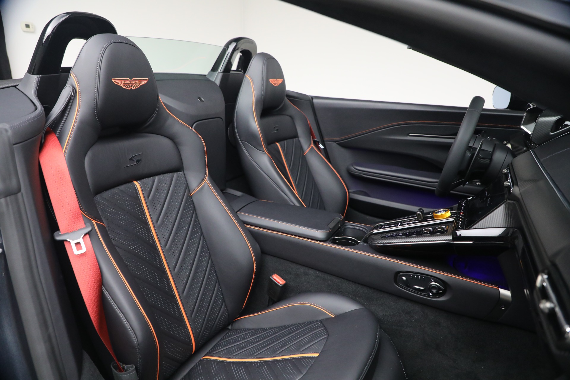 New-2026-Aston-Martin-Vantage-S-Roadster