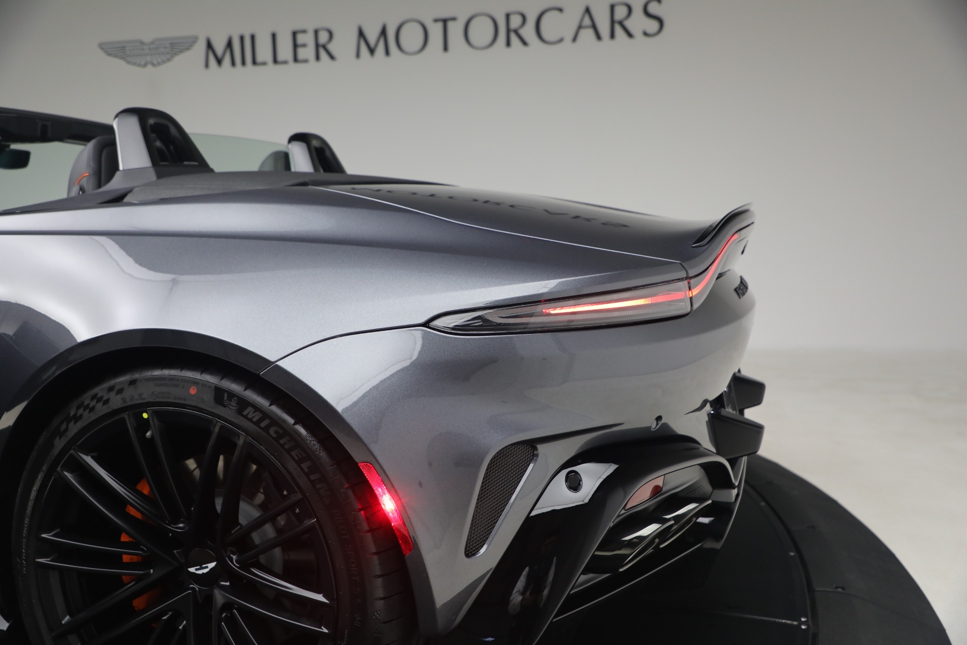 New-2026-Aston-Martin-Vantage-S-Roadster