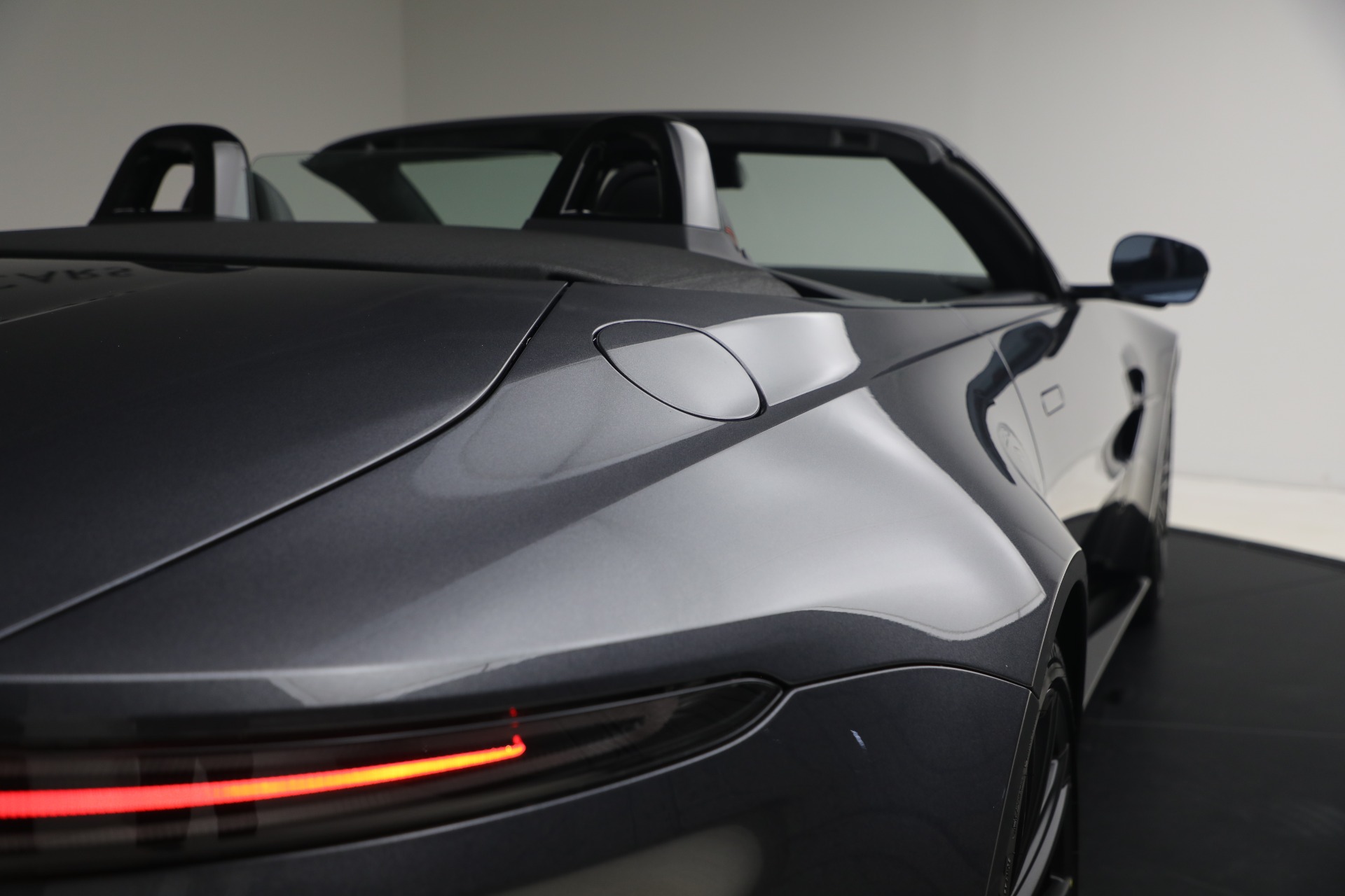 New-2026-Aston-Martin-Vantage-S-Roadster