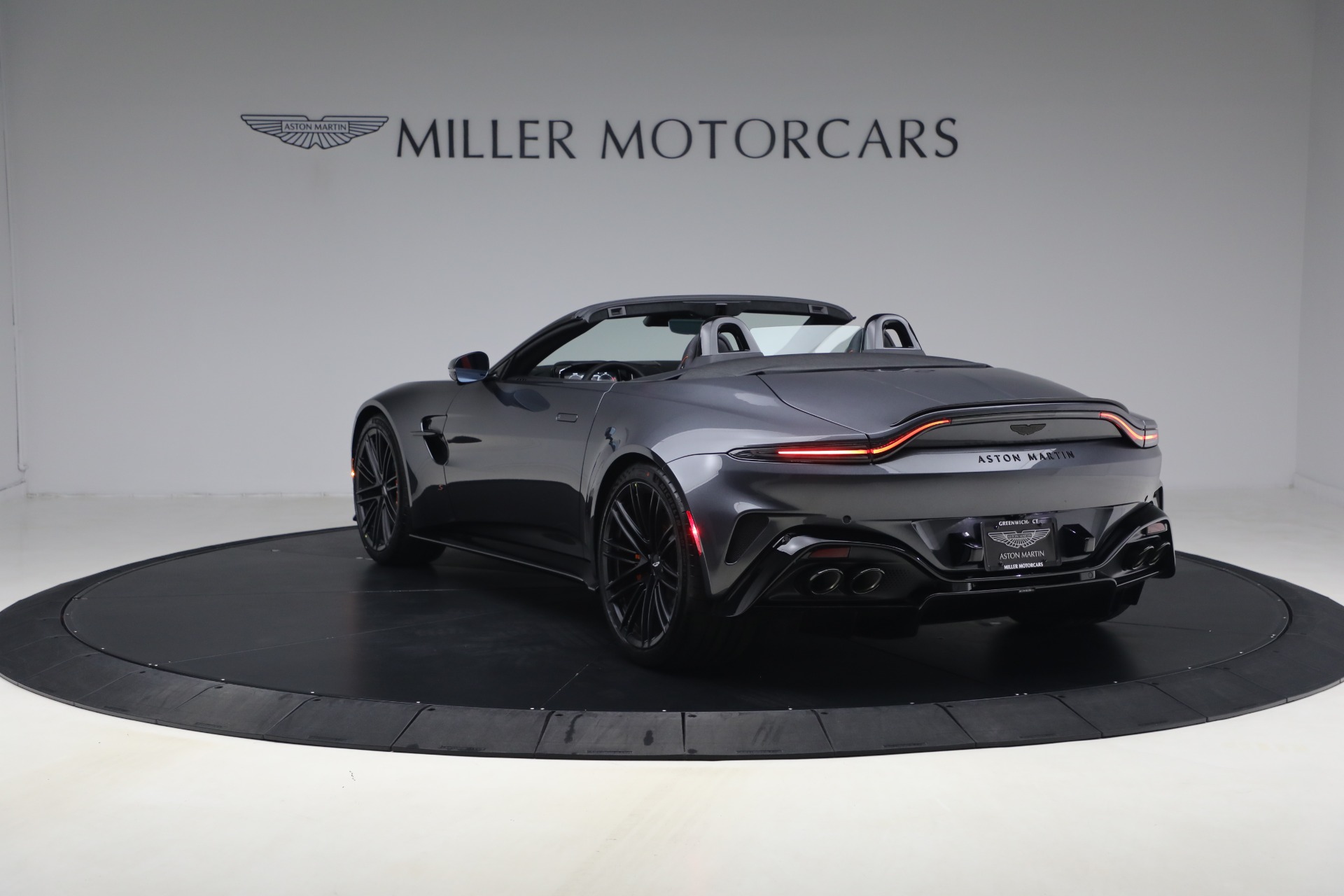 New-2026-Aston-Martin-Vantage-S-Roadster