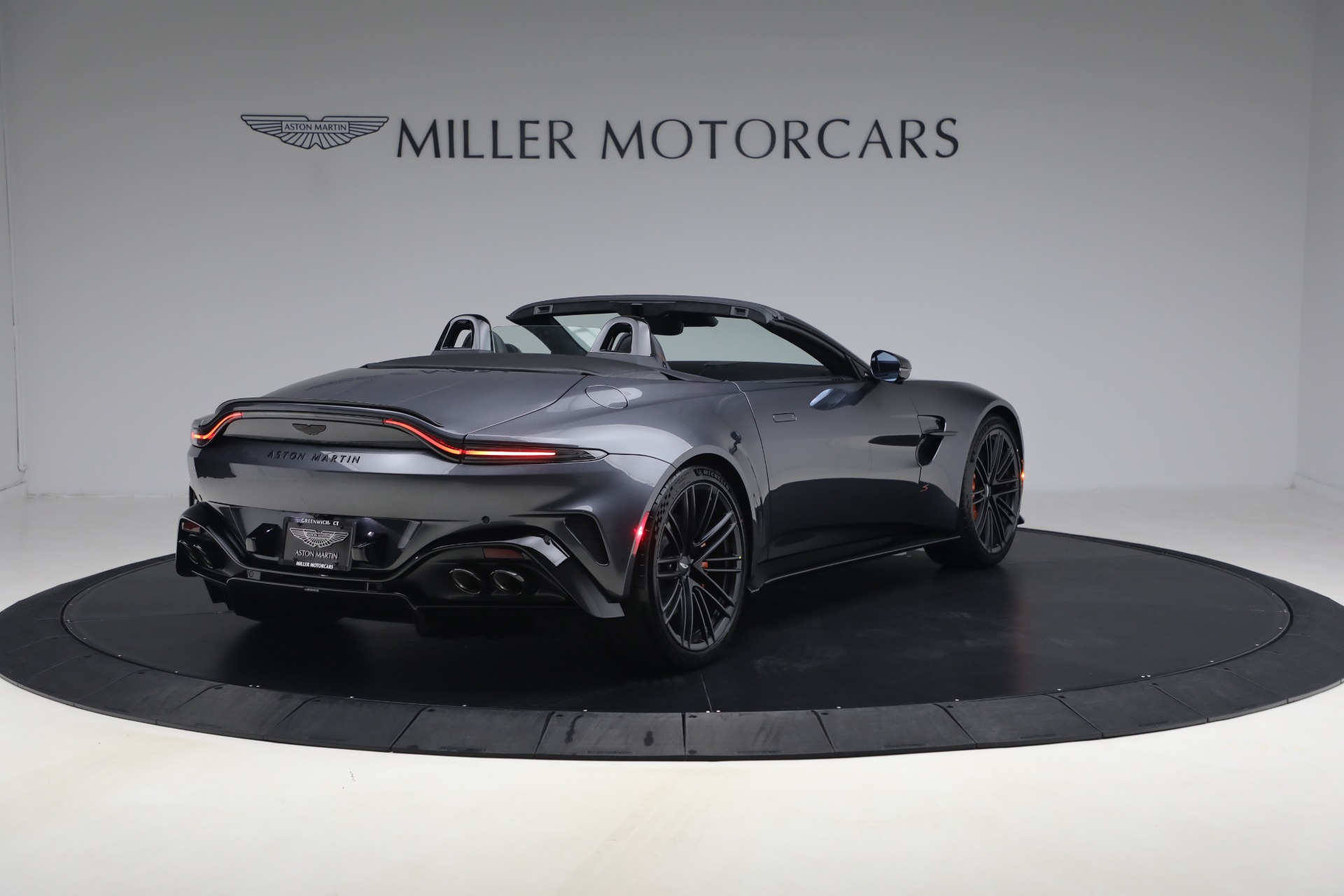New-2026-Aston-Martin-Vantage-S-Roadster