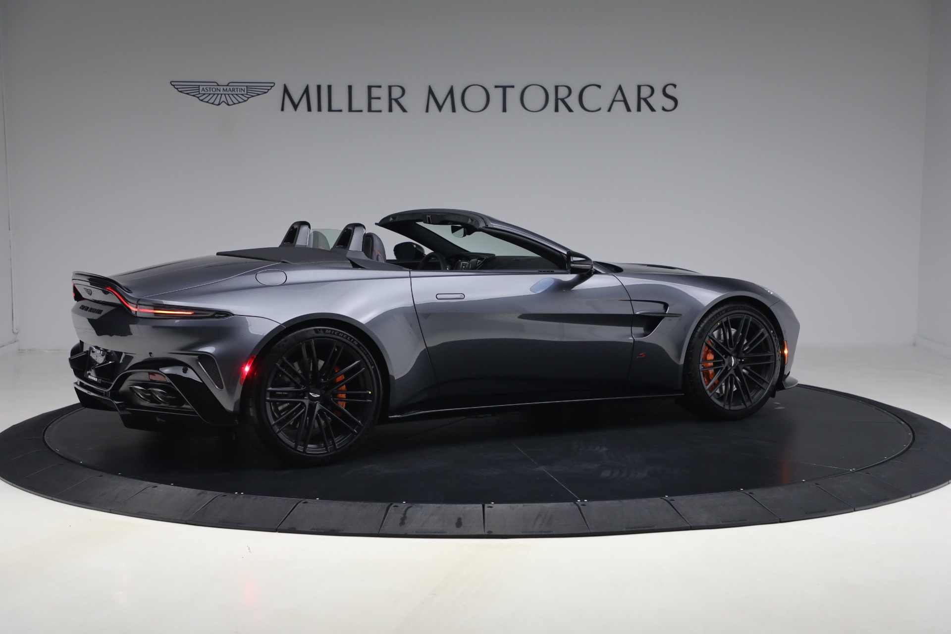 New-2026-Aston-Martin-Vantage-S-Roadster