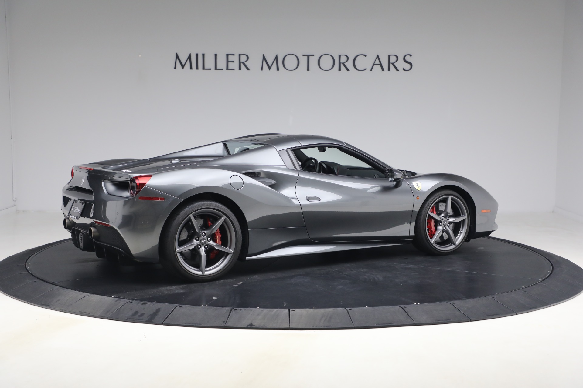 Used-2018-Ferrari-488-Spider