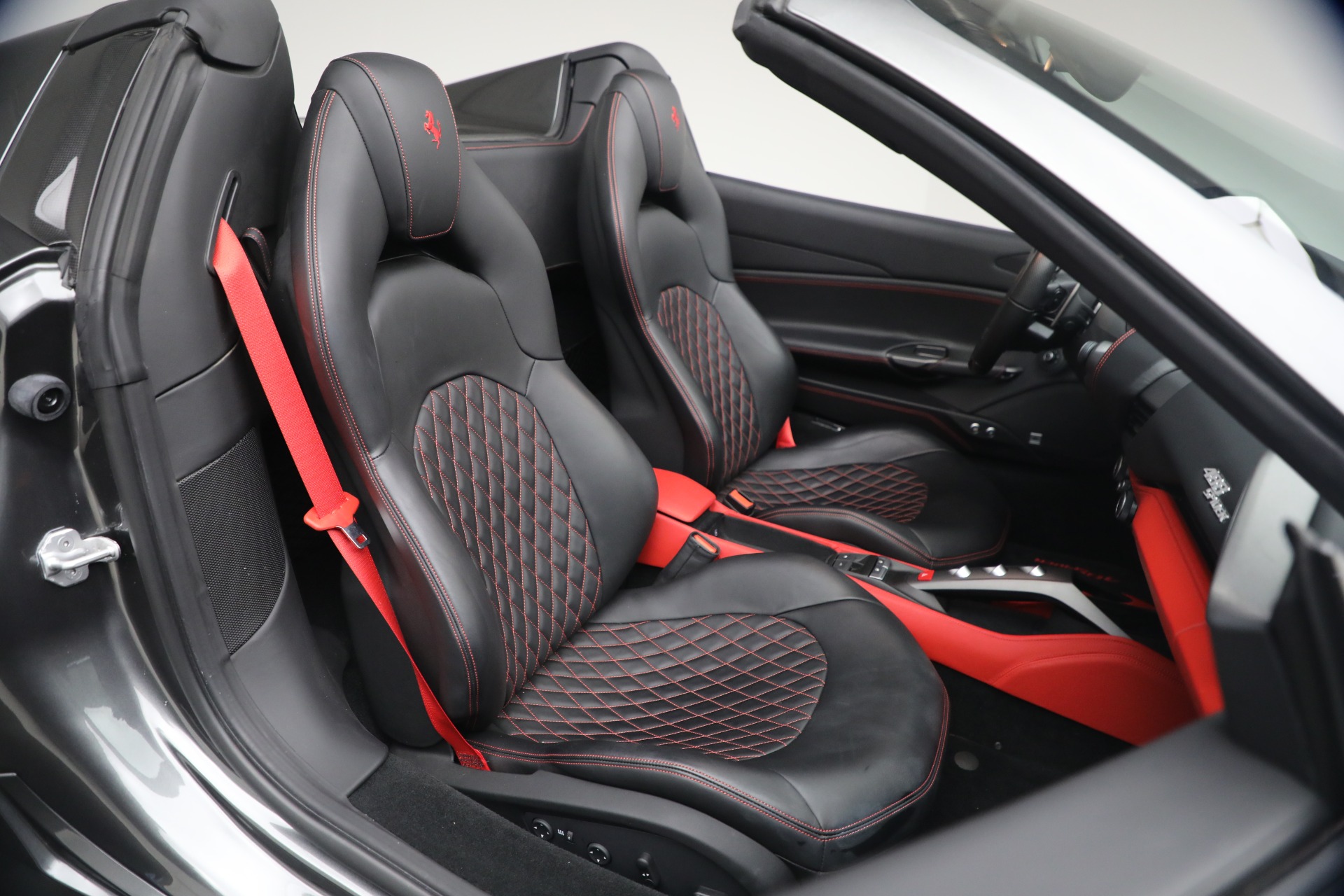 Used-2018-Ferrari-488-Spider