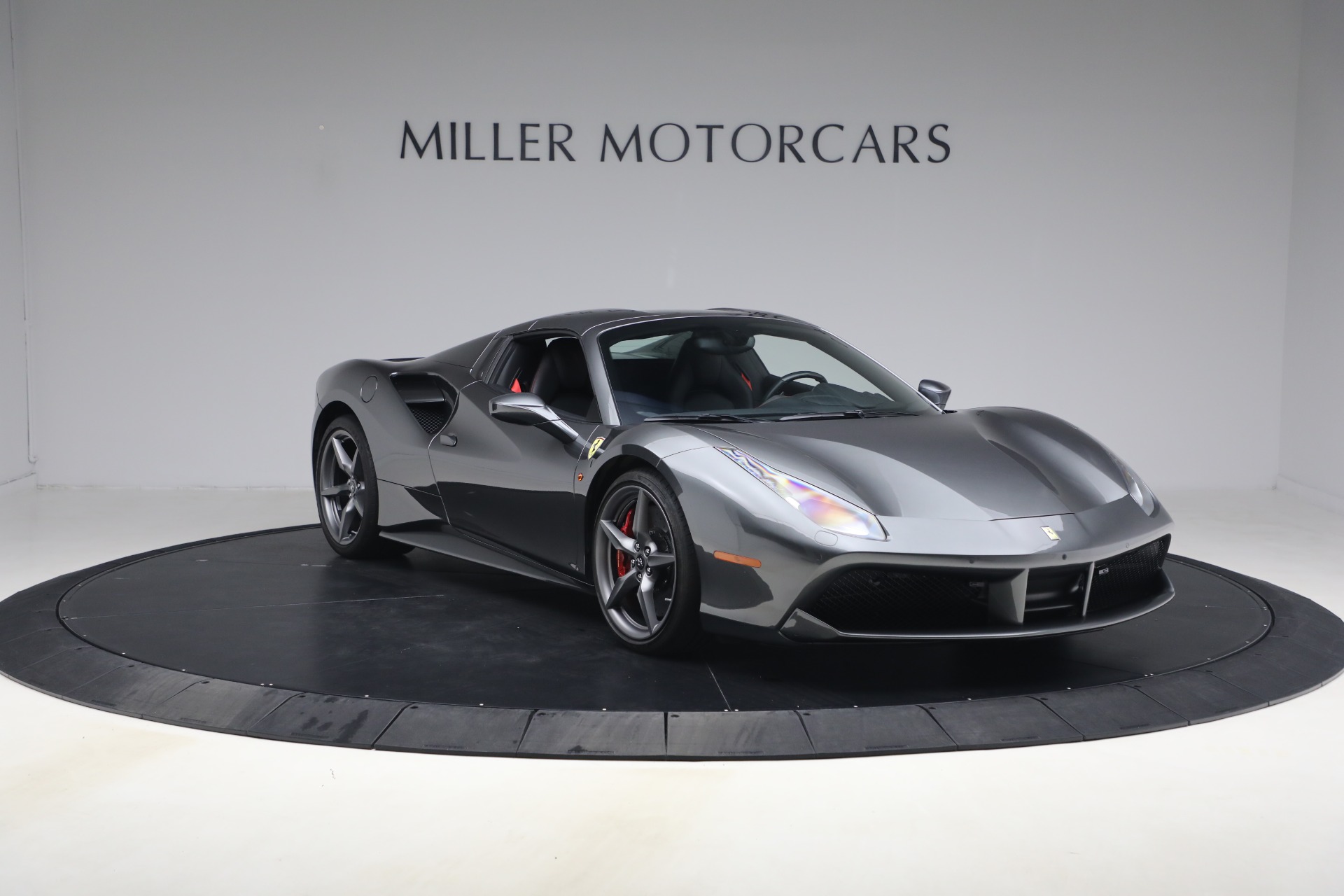Used-2018-Ferrari-488-Spider