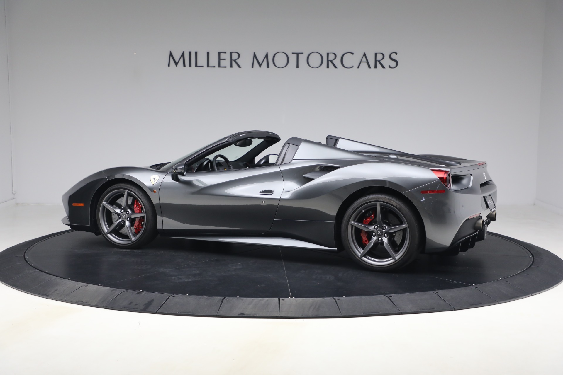 Used-2018-Ferrari-488-Spider