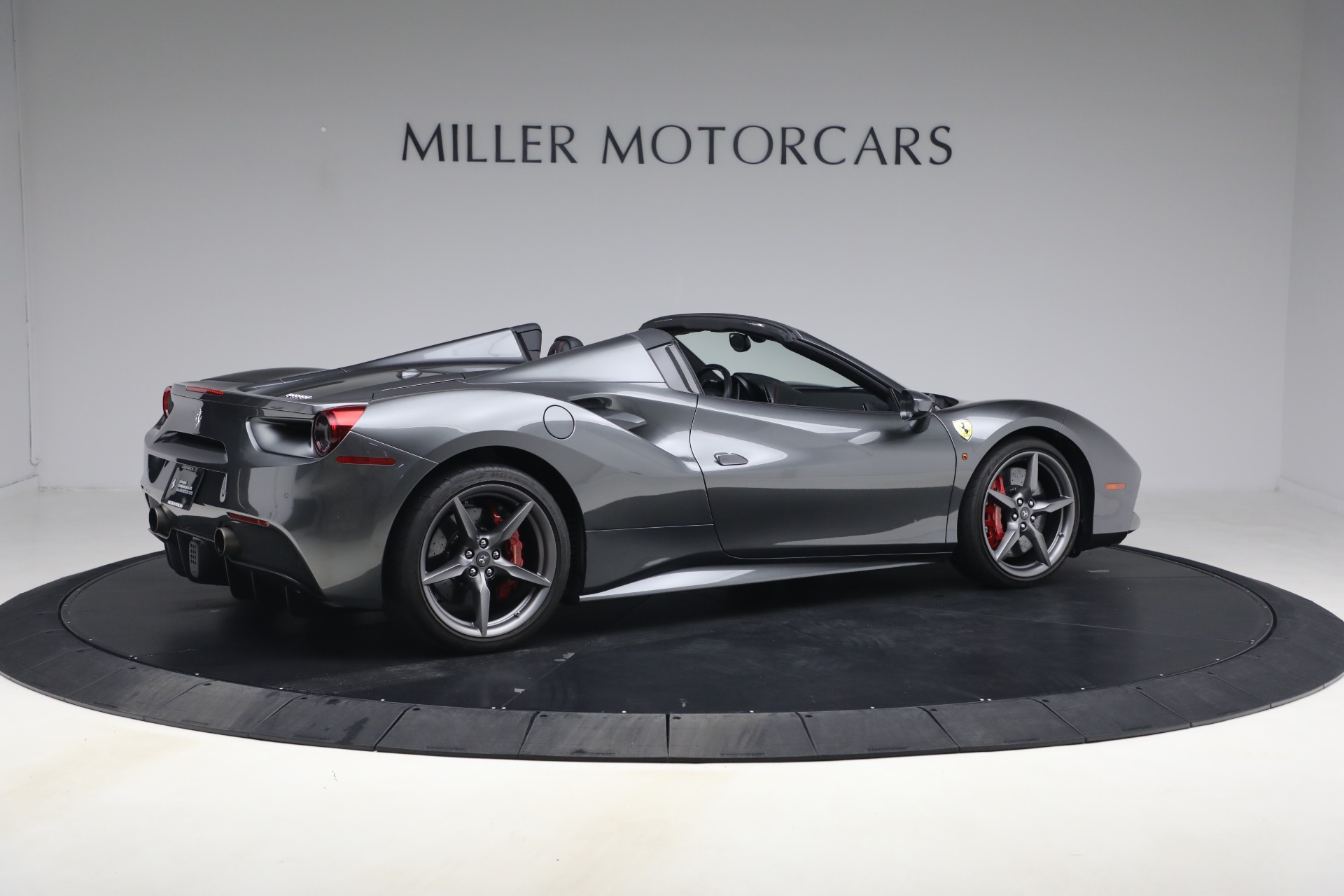 Used-2018-Ferrari-488-Spider