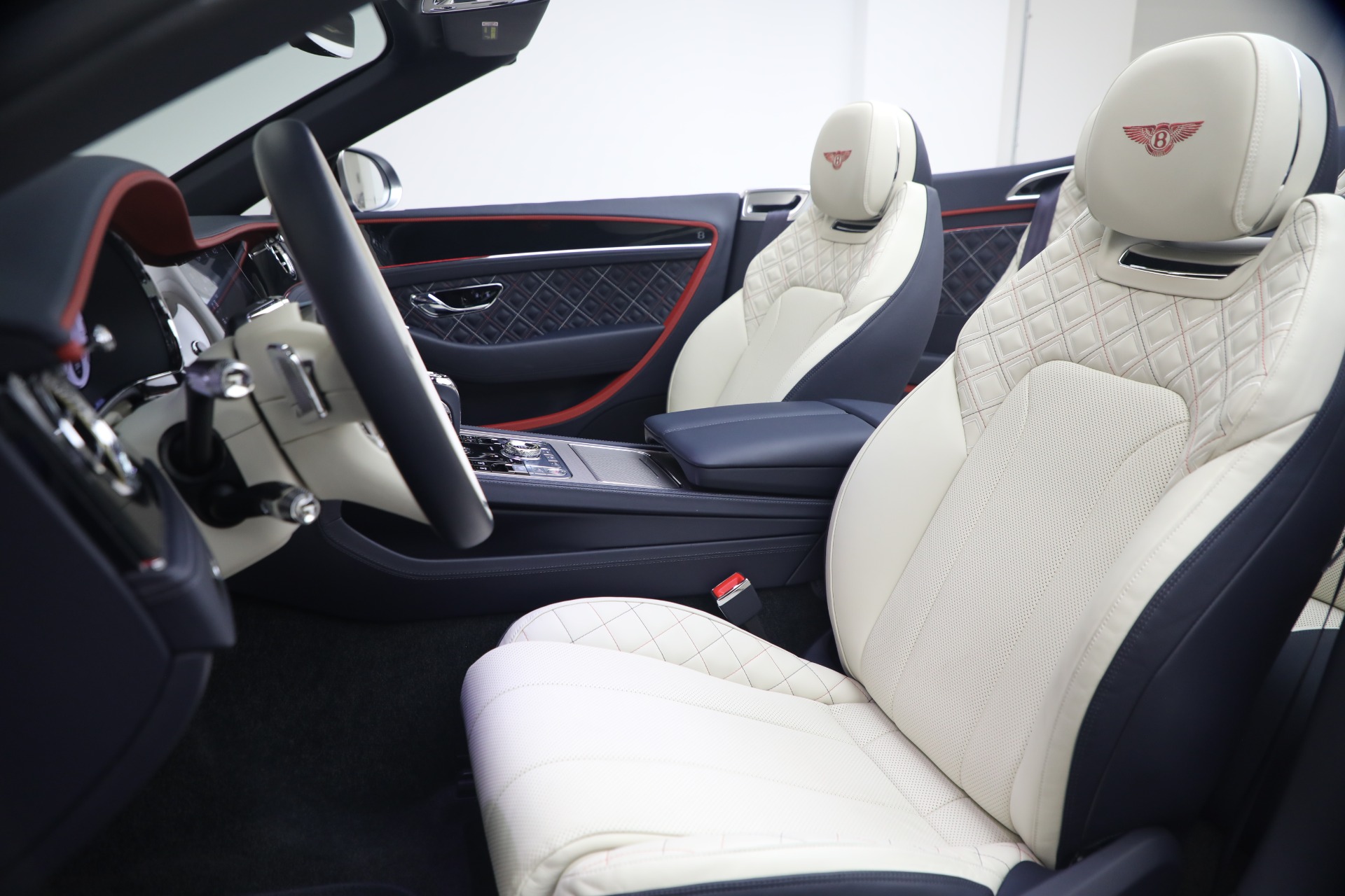 Used-2022-Bentley-Continental-GTC-V8