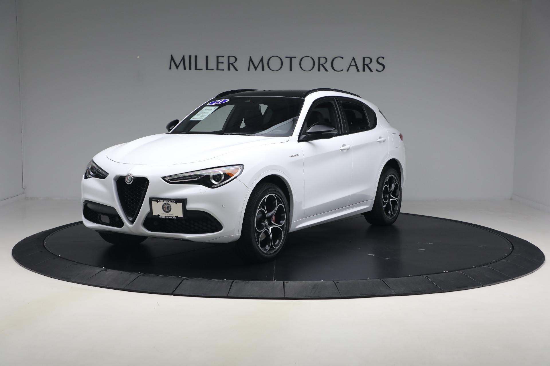 Used-2023-Alfa-Romeo-Stelvio-Veloce