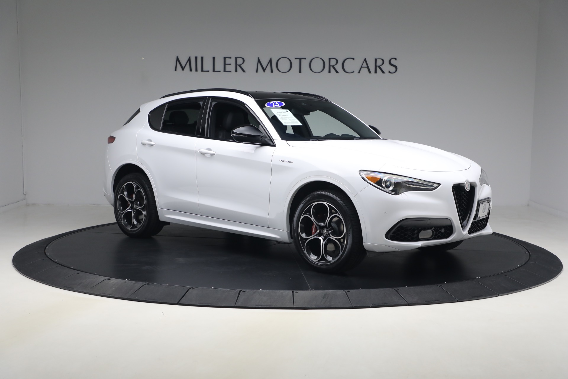 Used-2023-Alfa-Romeo-Stelvio-Veloce