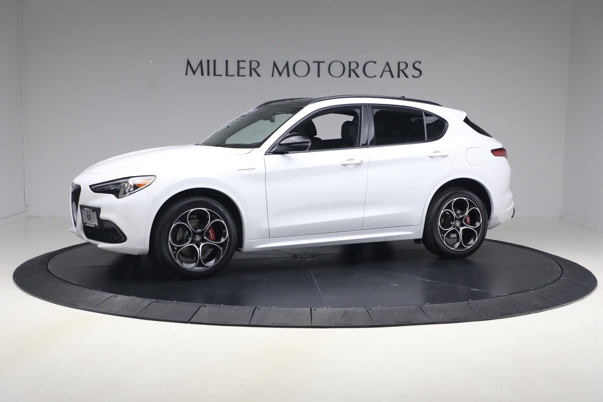 Used-2023-Alfa-Romeo-Stelvio-Veloce