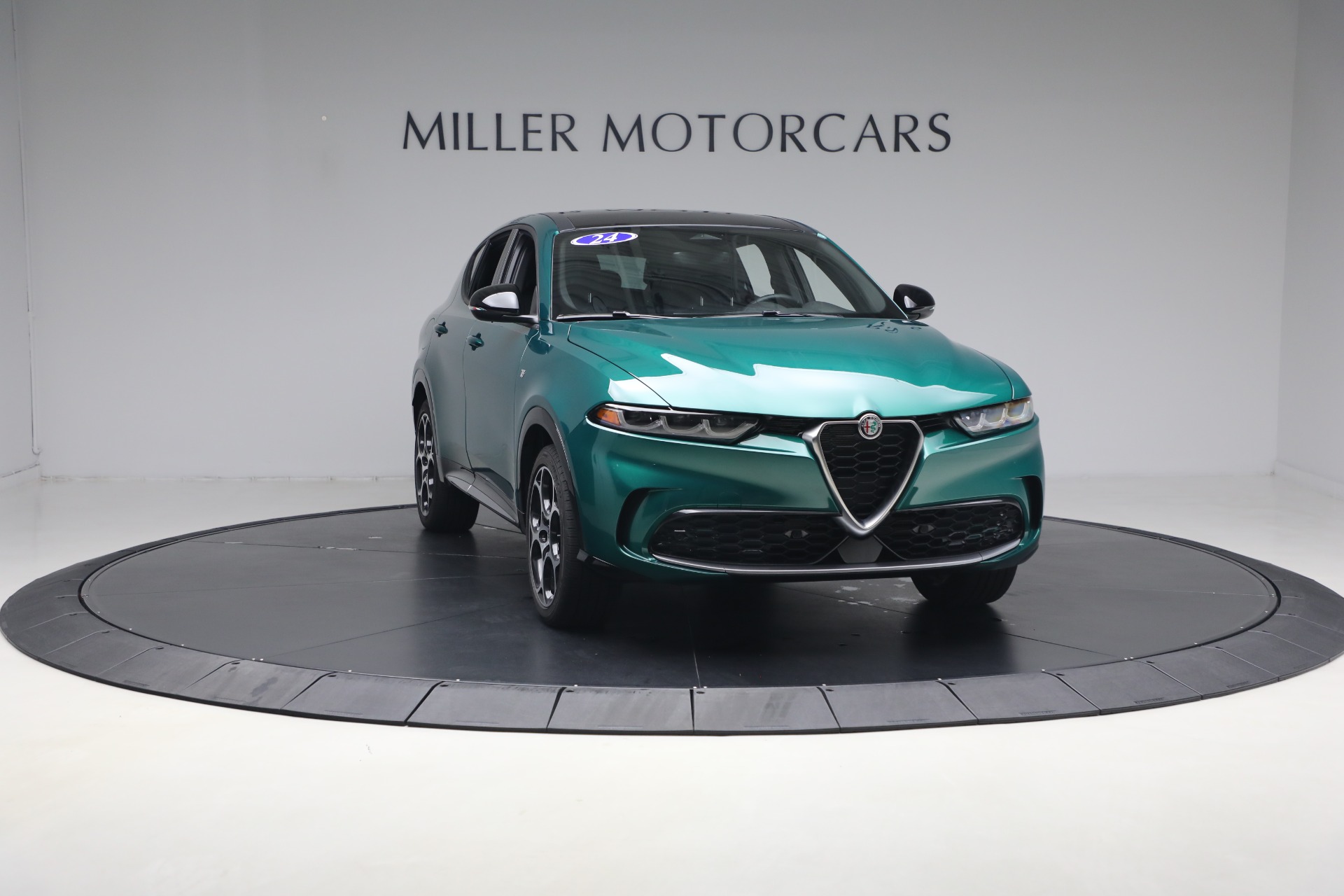 Used-2024-Alfa-Romeo-Tonale-Hybrid-Ti