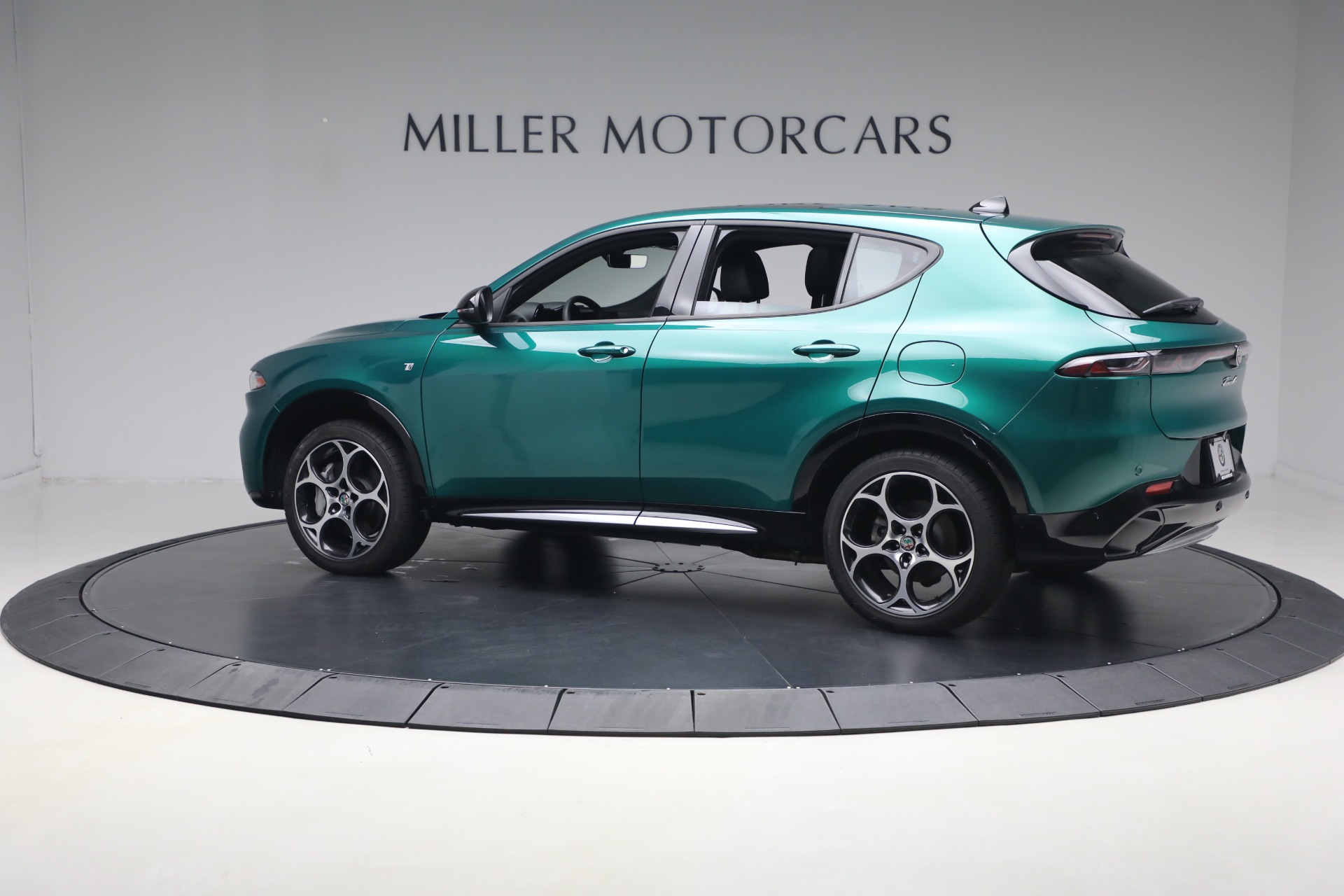 Used-2024-Alfa-Romeo-Tonale-Hybrid-Ti