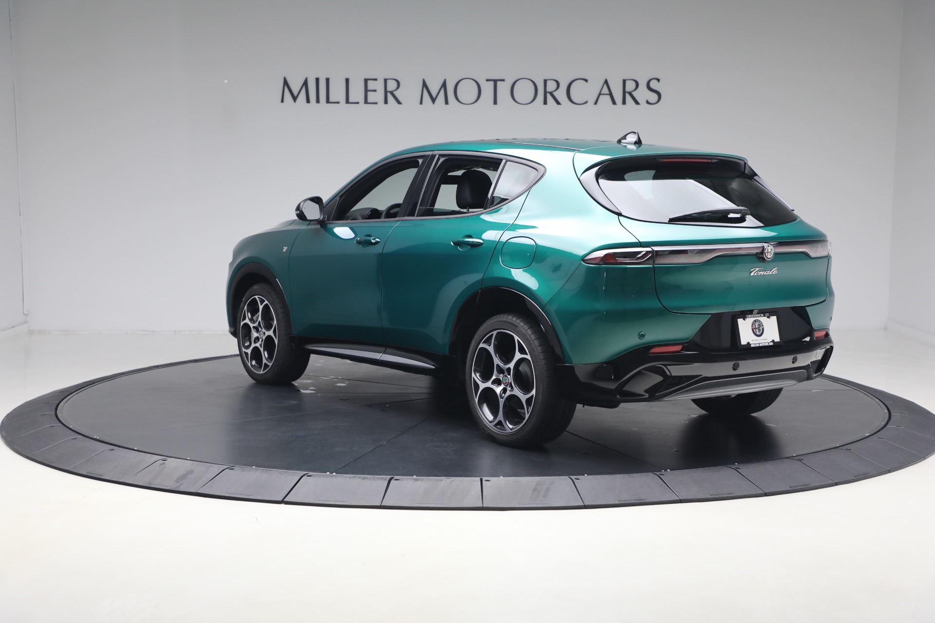 Used-2024-Alfa-Romeo-Tonale-Hybrid-Ti
