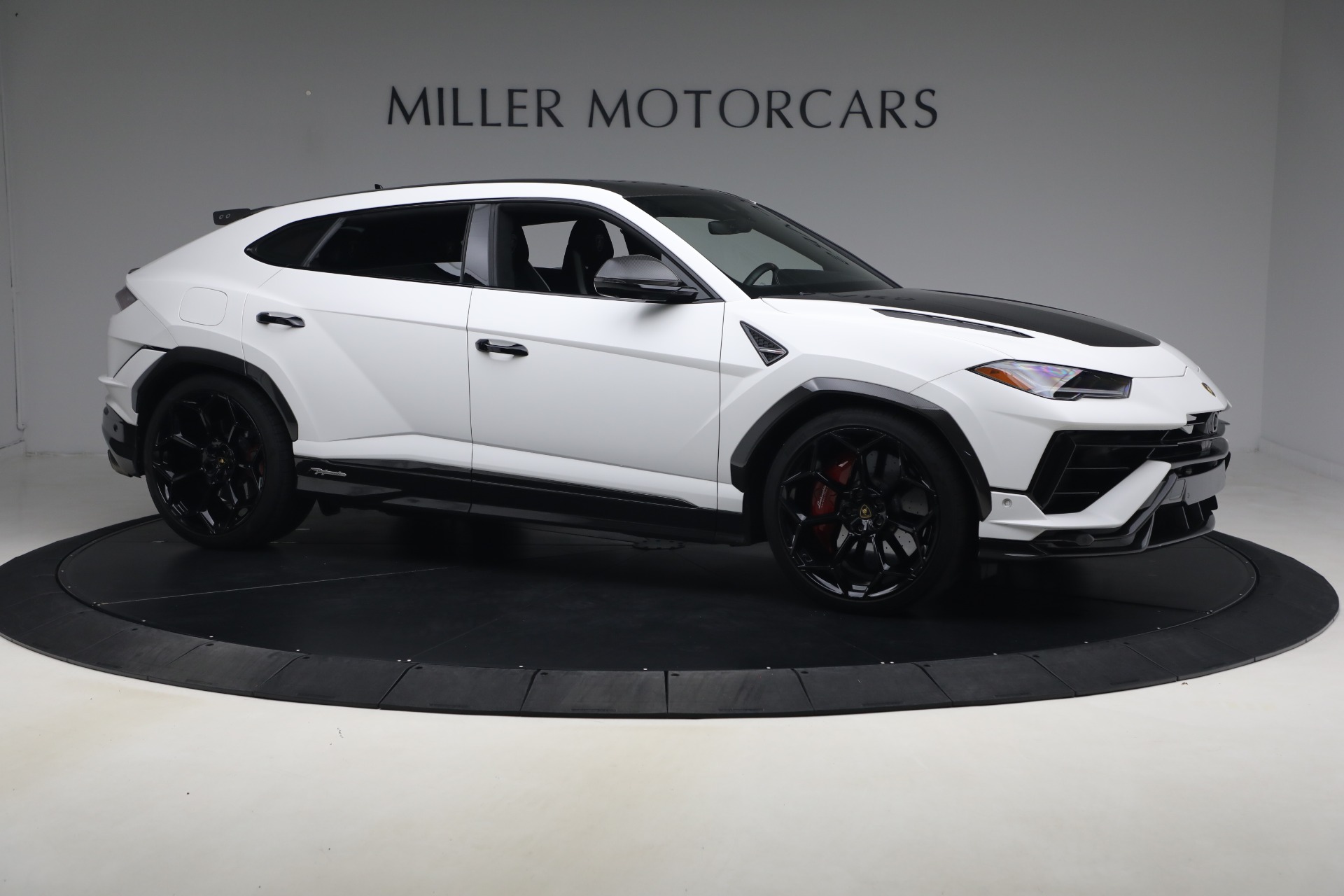 Used-2024-Lamborghini-Urus-Performante