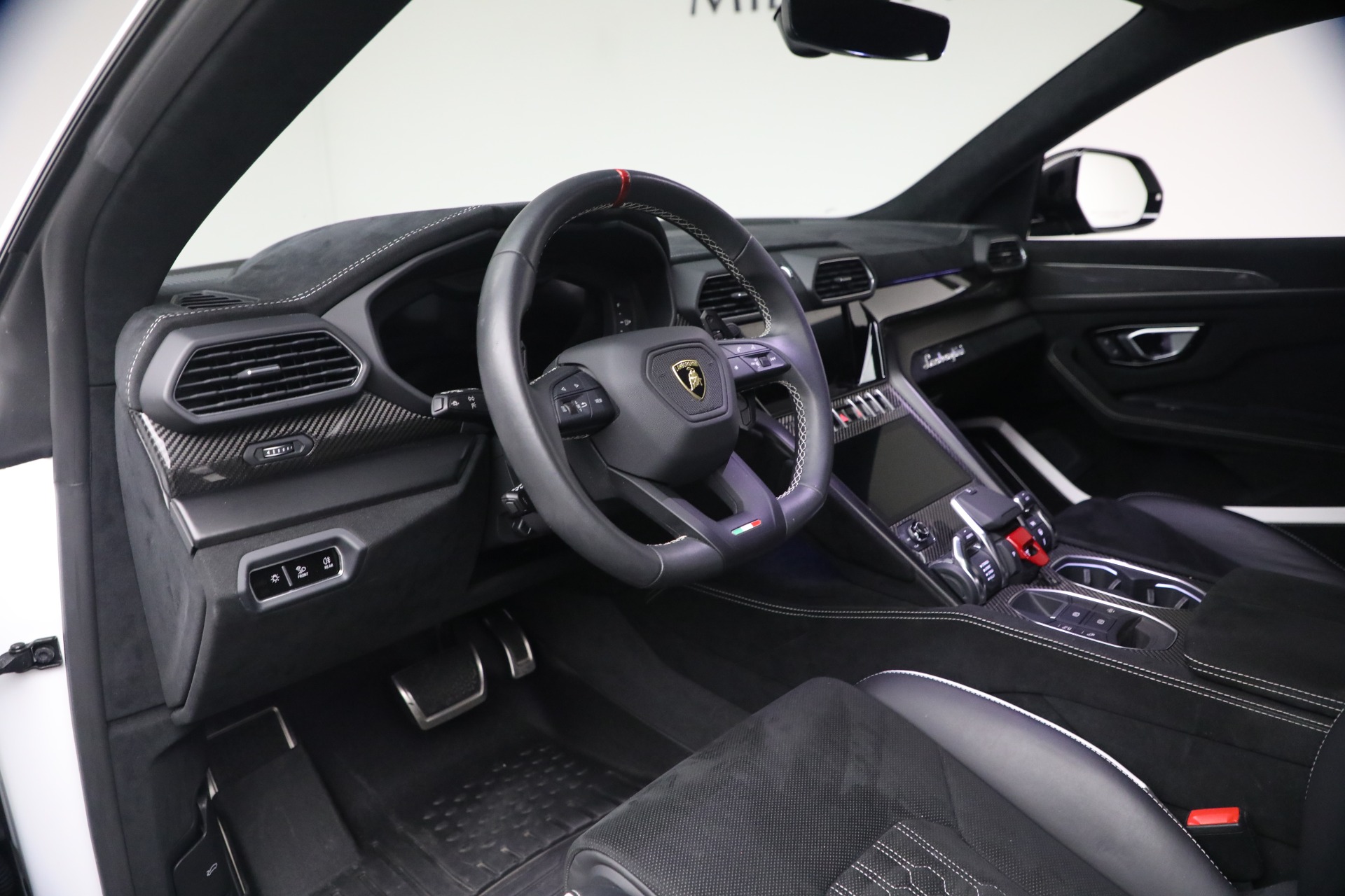 Used-2024-Lamborghini-Urus-Performante