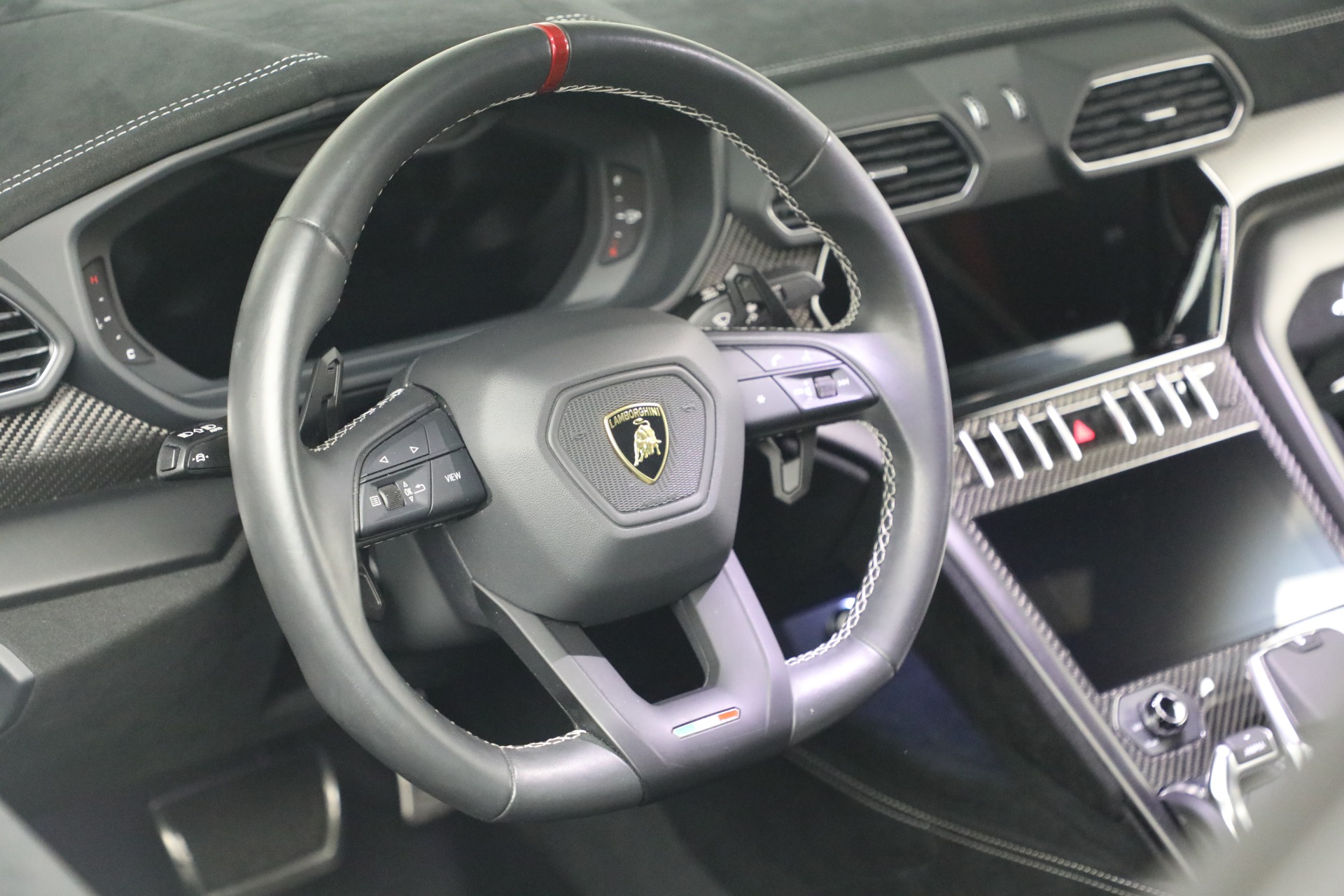Used-2024-Lamborghini-Urus-Performante