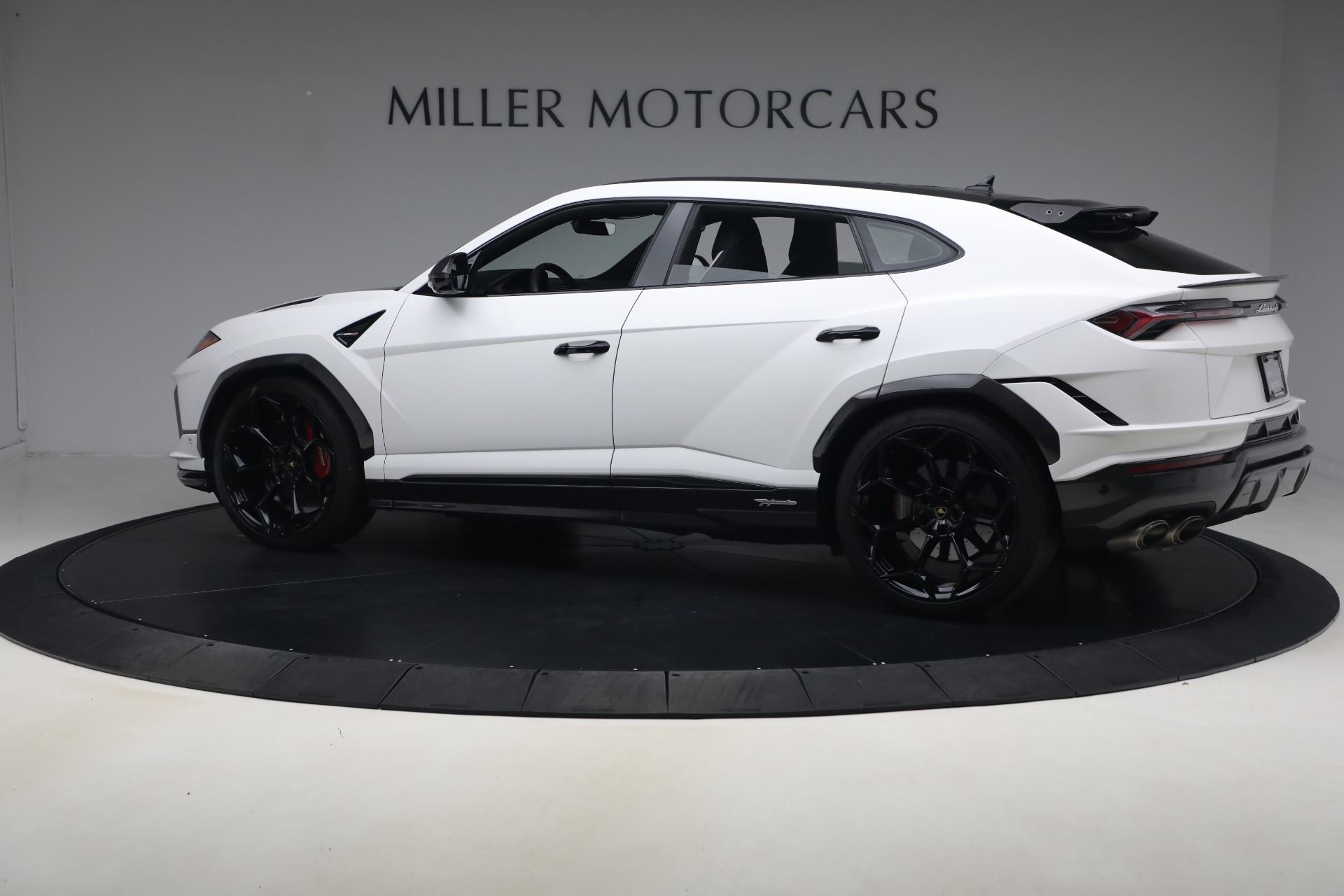 Used-2024-Lamborghini-Urus-Performante