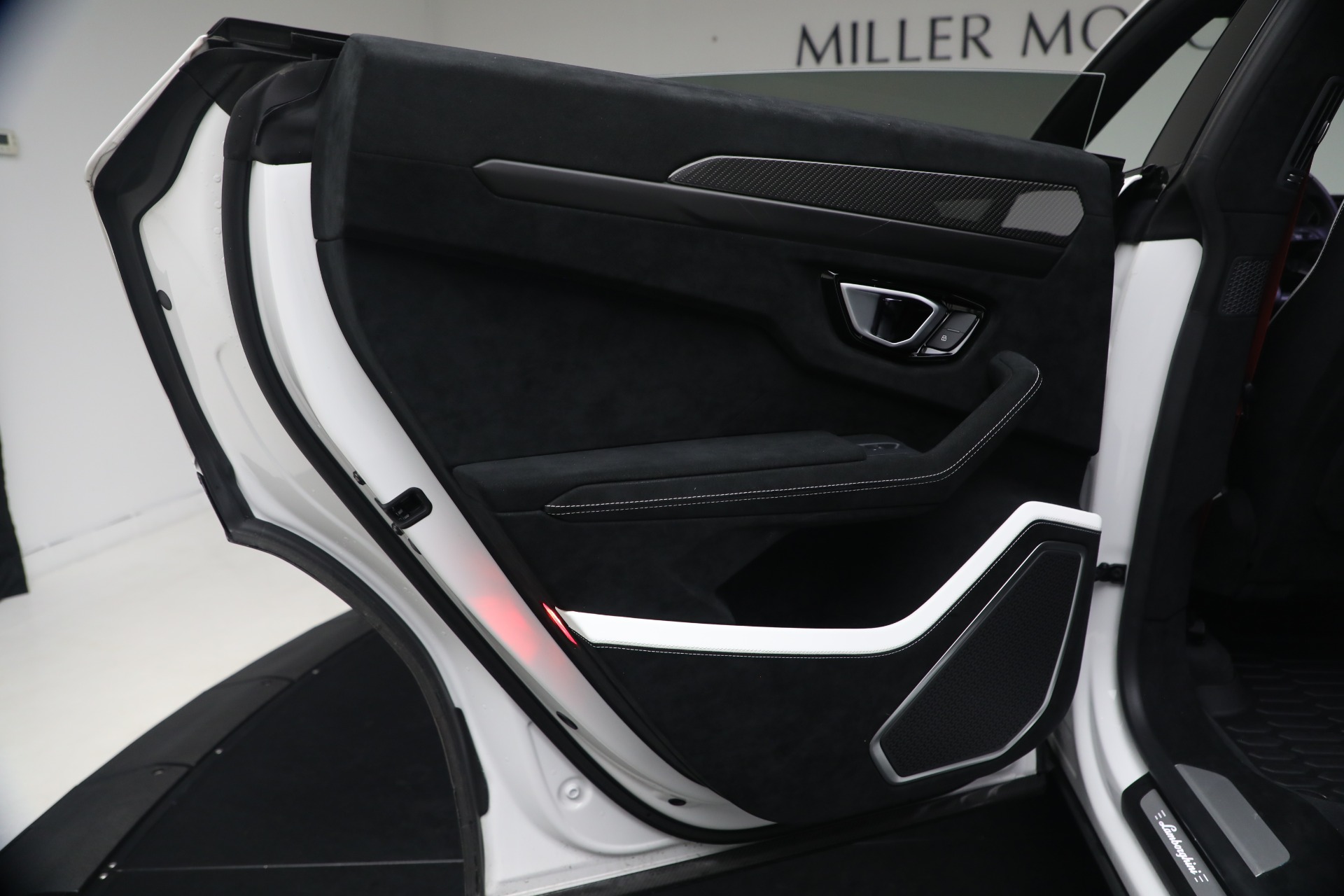 Used-2024-Lamborghini-Urus-Performante