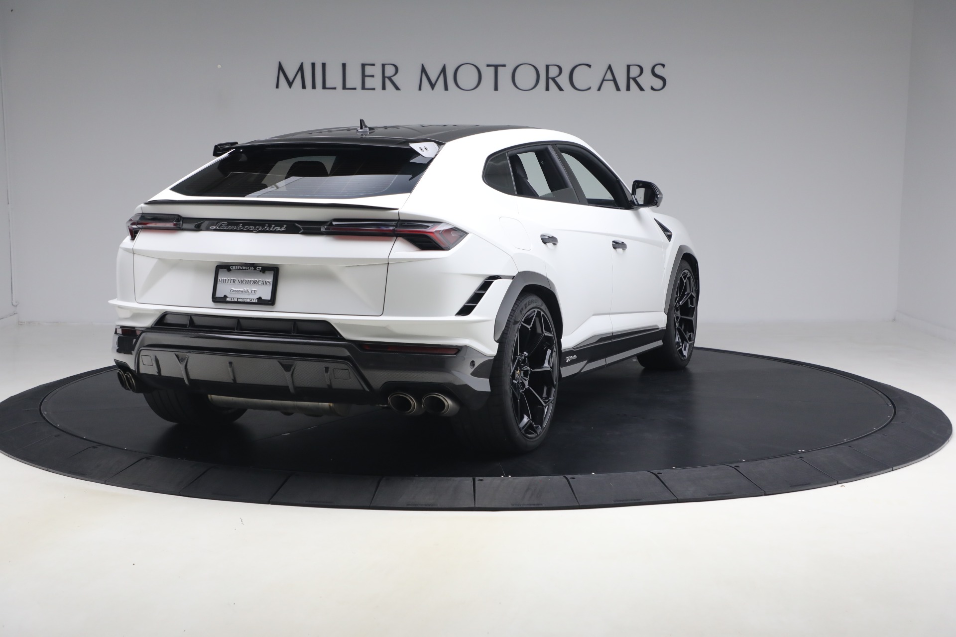 Used-2024-Lamborghini-Urus-Performante