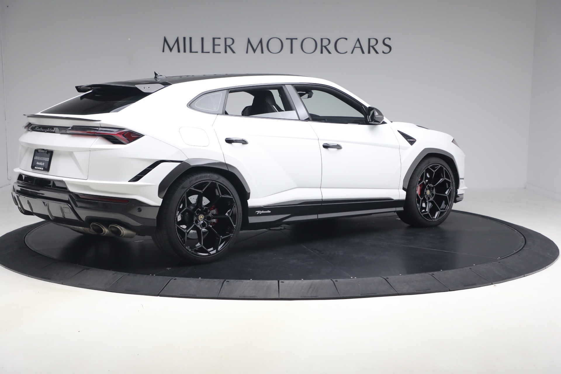 Used-2024-Lamborghini-Urus-Performante