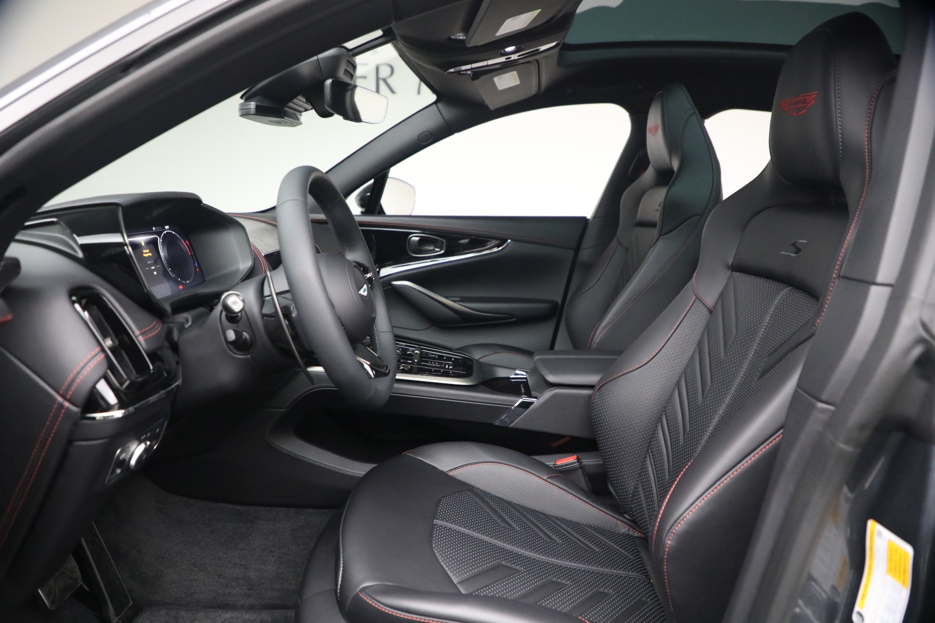 New-2026-Aston-Martin-DBX-S