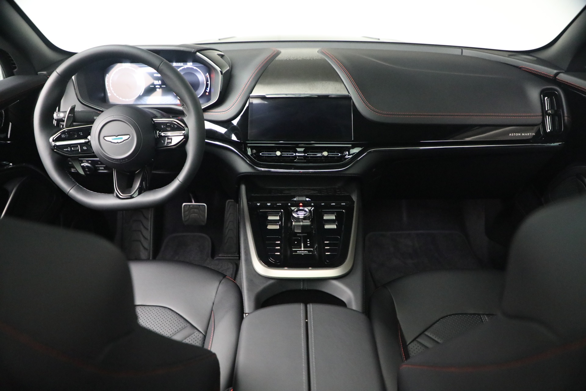 New-2026-Aston-Martin-DBX-S