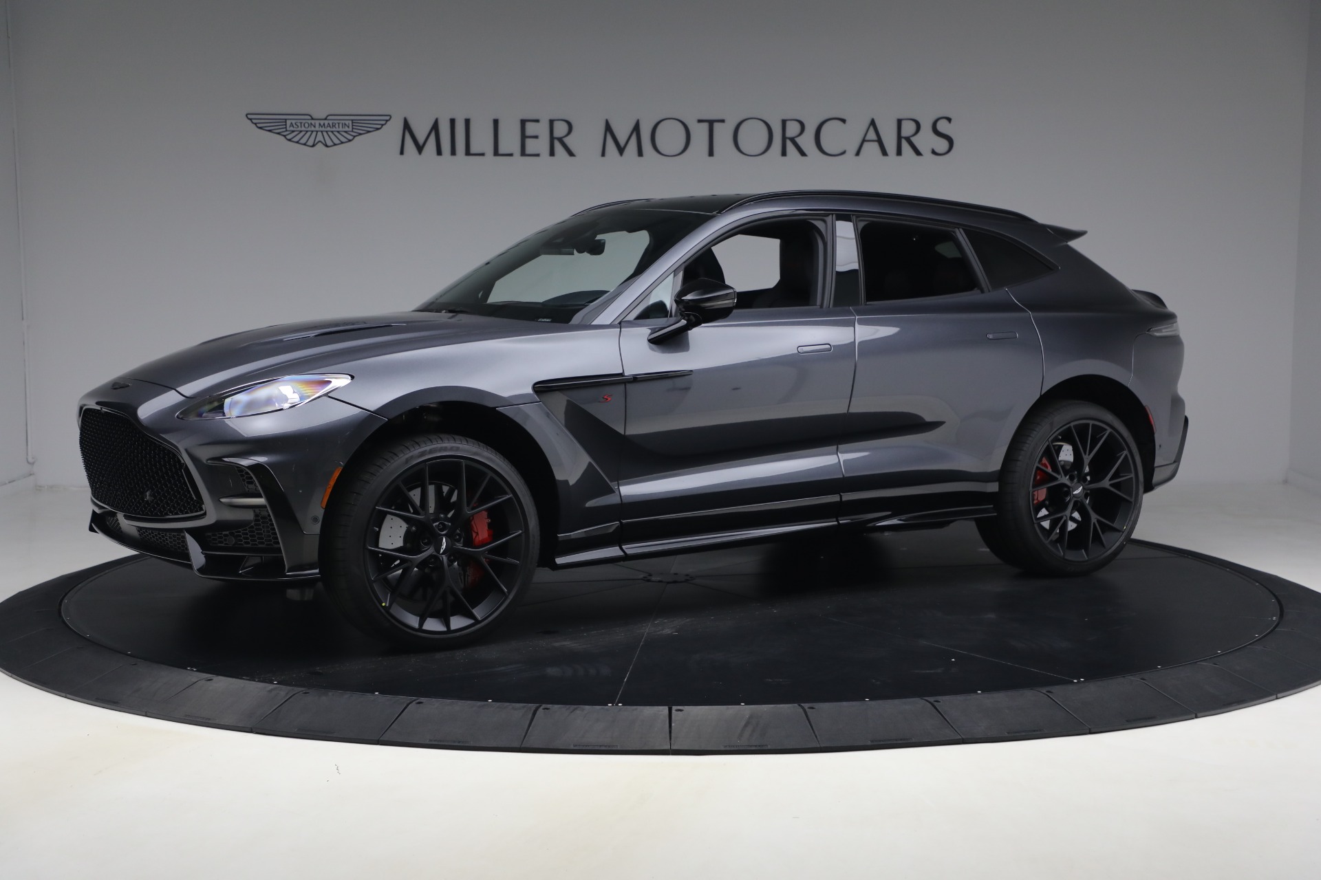 New-2026-Aston-Martin-DBX-S