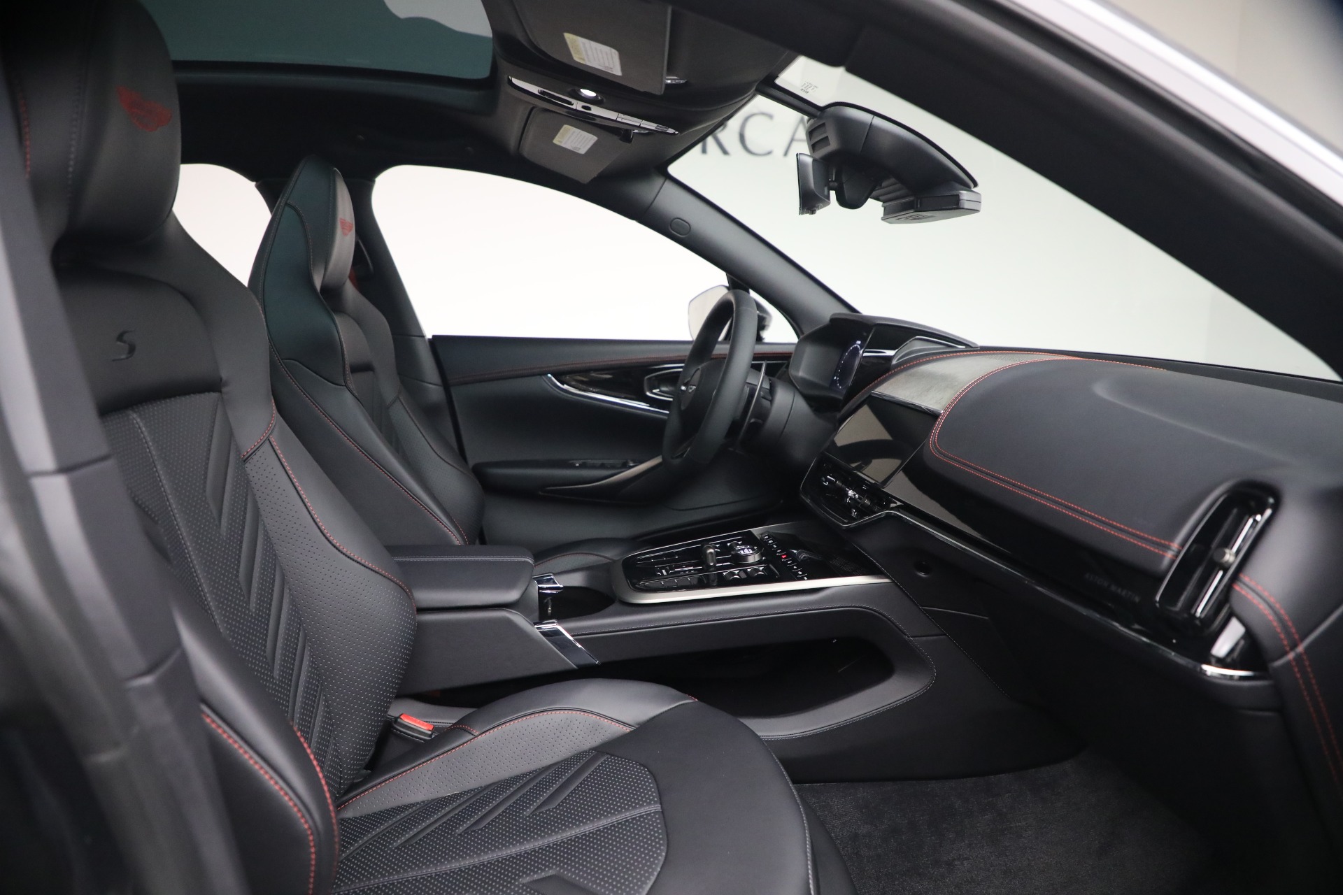 New-2026-Aston-Martin-DBX-S