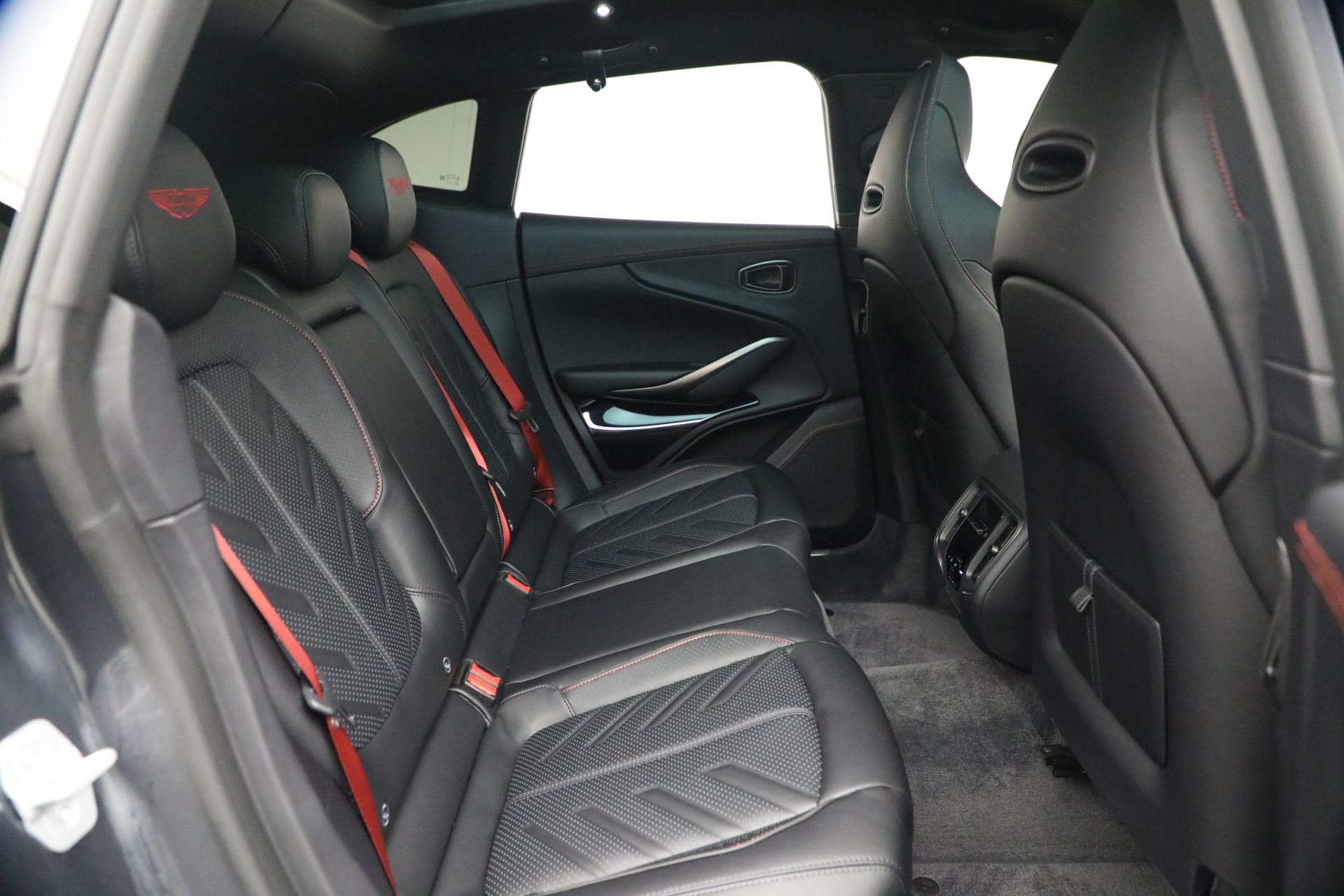 New-2026-Aston-Martin-DBX-S