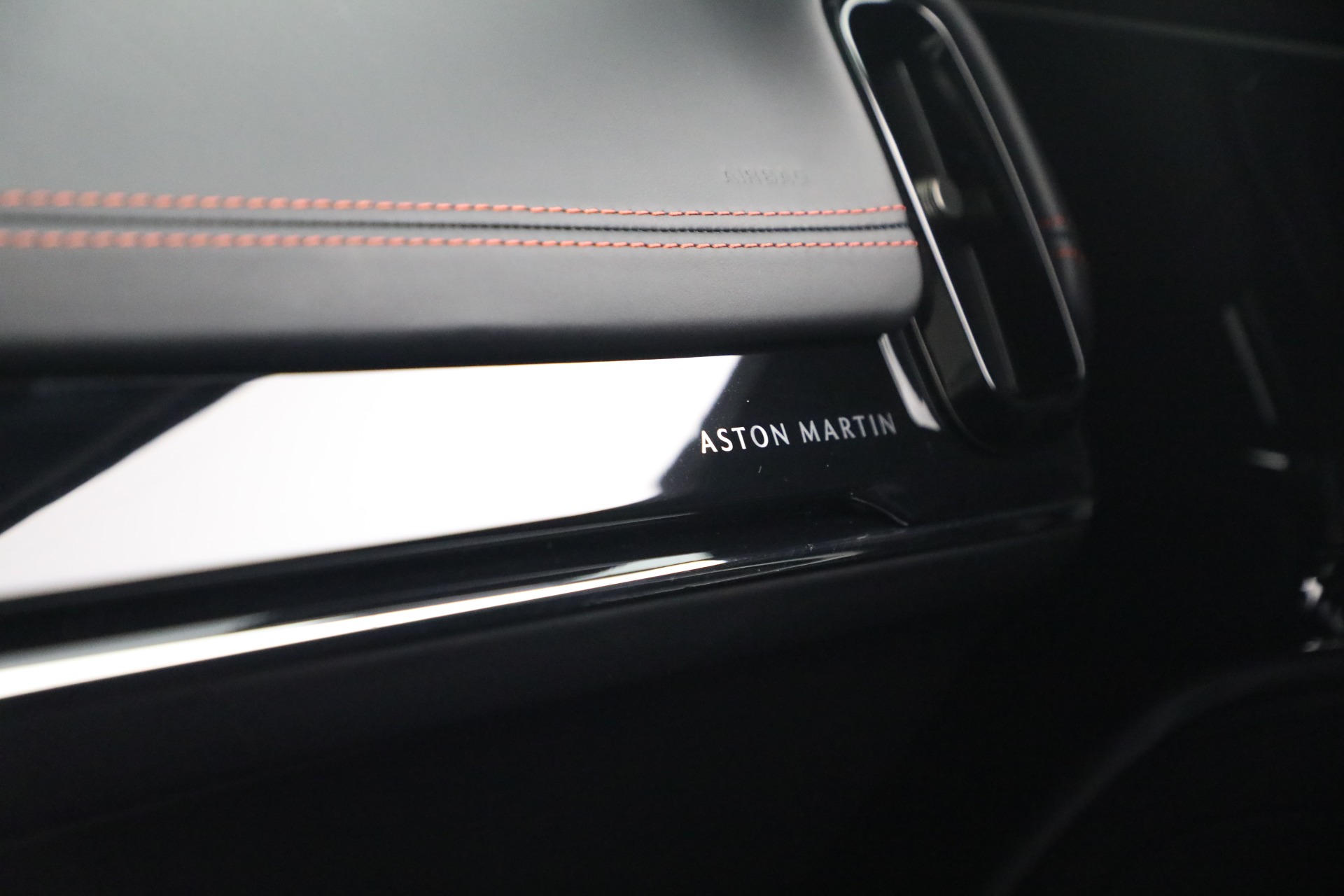New-2026-Aston-Martin-DBX-S