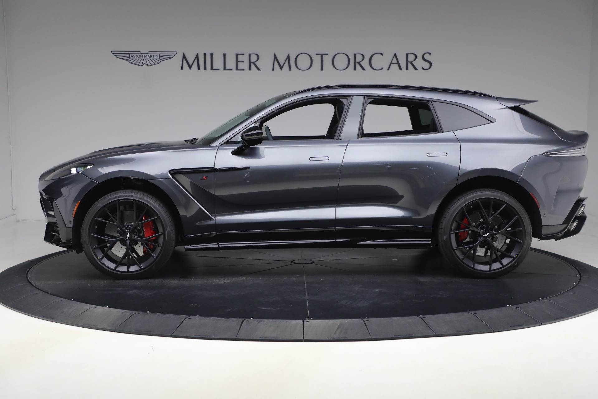 New-2026-Aston-Martin-DBX-S