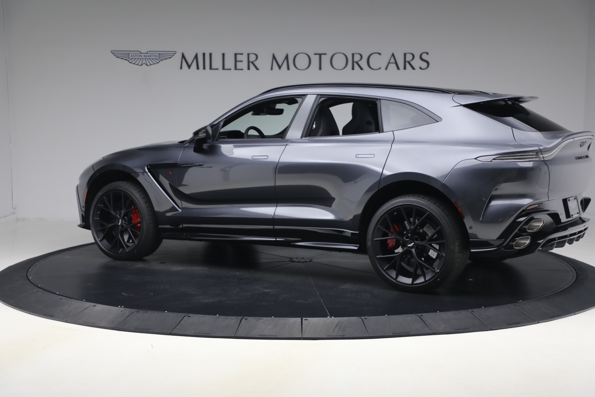 New-2026-Aston-Martin-DBX-S
